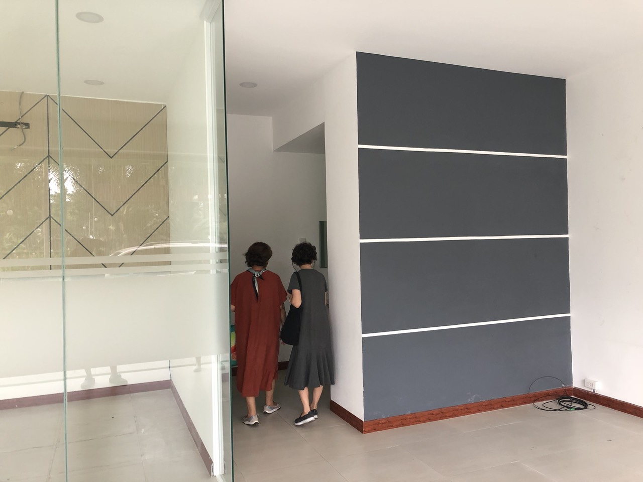 Cần bán Shophouse Grand View Phú Mỹ Hưng,sở hữu riêng, diện tích 91,88m2(6,96 x13,2) hợp đồng thuê 2300$/tháng. giá 20 tỷ còn thương lượng.Vui lòng liên hệ: hotline /Zalo/Viber - 1696