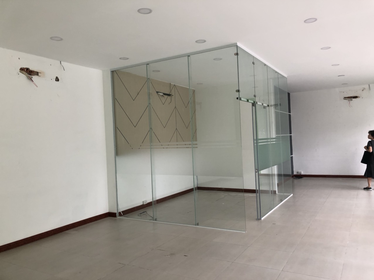 Cần bán Shophouse Grand View Phú Mỹ Hưng,sở hữu riêng, diện tích 91,88m2(6,96 x13,2) hợp đồng thuê 2300$/tháng. giá 20 tỷ còn thương lượng.Vui lòng liên hệ: hotline /Zalo/Viber - 1697