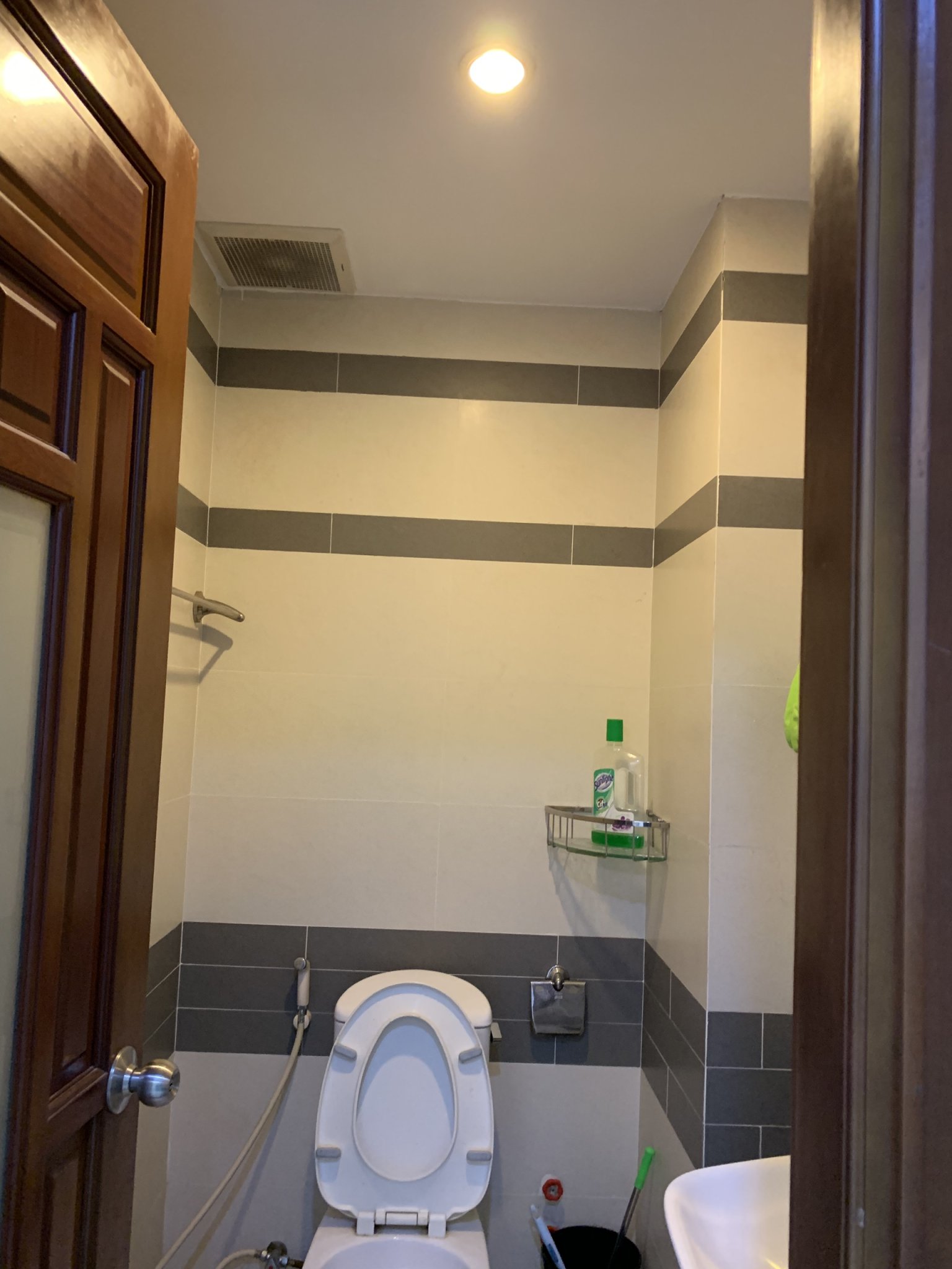 Cho thuê nhà phố kinh doanh Hưng Gia, Hưng Phước. Diện tích: 6x18,5m, trệt, lửng, 3 lầu. Nhà mới, khu kinh doanh sầm uất. Giá chỉ: 50 triêu/ tháng. Quý khách xem nhà liên hệ: hotline Ngọc Thư - 1860