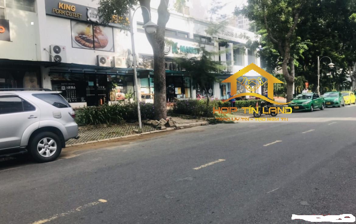 Bán Shophouse Phú Mỹ Hưng diện tích: 140m2 gồm trệt + lửng Vị trí: Mặt tiền đường Phạm Văn Nghị, khu kinh doanh sầm uất nhất Phú Mỹ Hưng, cách đường Nguyễn Văn Linh 100m.Vui lòng liên hệ: hotline /Zalo/Viber