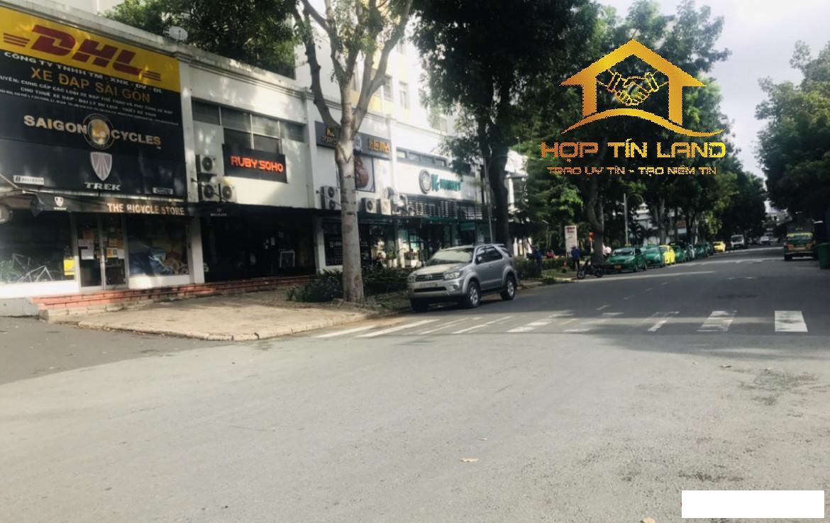 Bán Shophouse Phú Mỹ Hưng diện tích: 140m2 gồm trệt + lửng Vị trí: Mặt tiền đường Phạm Văn Nghị, khu kinh doanh sầm uất nhất Phú Mỹ Hưng, cách đường Nguyễn Văn Linh 100m.Vui lòng liên hệ: hotline /Zalo/Viber - 1942