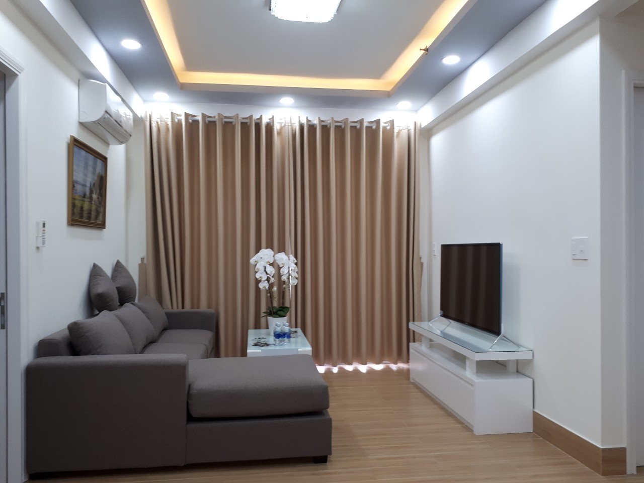 Cho thuê Hưng Phúc Residence, phú mỹ hưng, quận 7.  Diện tích 79m, 2 phòng ngủ, 2 wc nội thất đầy đủ giá chỉ: 17 triệu/ tháng. Quý khách xem nhà liên hệ: hotline Ngọc Thư - 2013