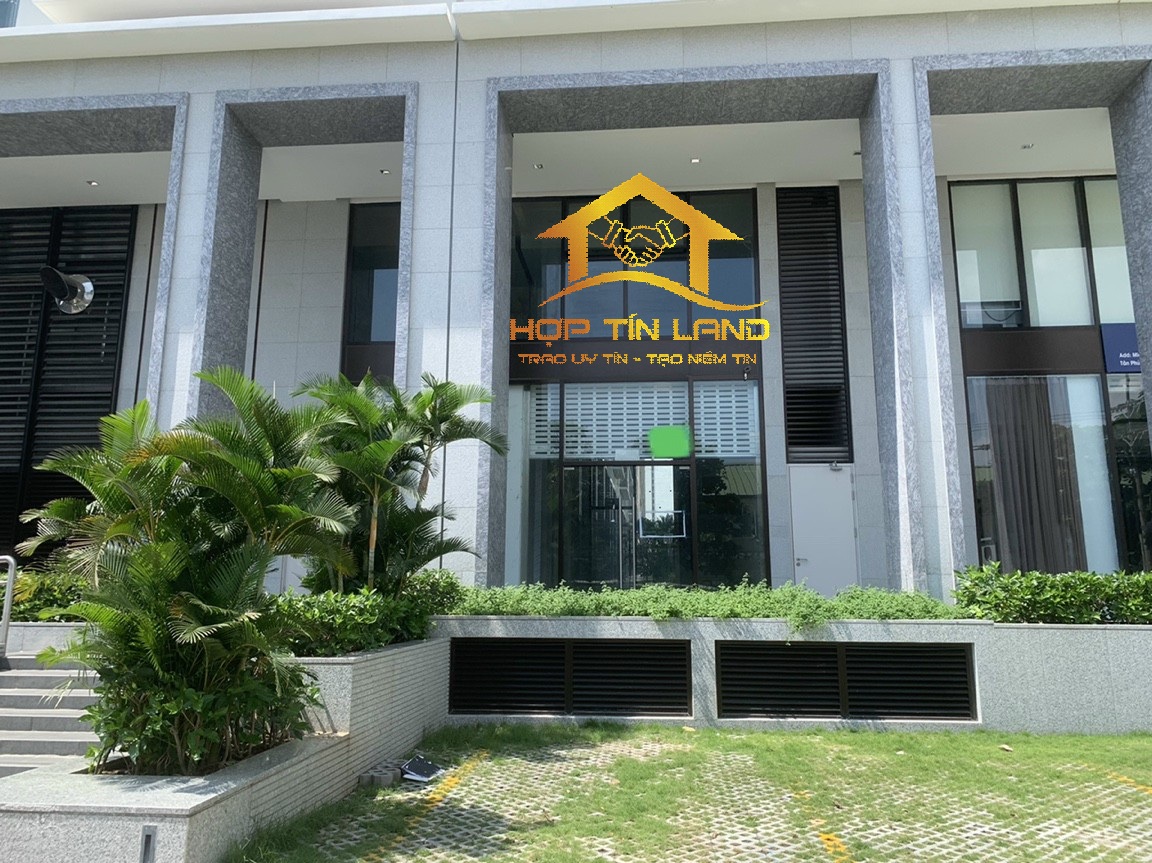 Bán Shop Midtow M8,Phú Mỹ Hunng,mặt tiền đường Tân Phú.DT: 141m2, trệt, 1lầu. giá 35 tỷ.Vui lòng liên hệ: hotline /Zalo/Viber