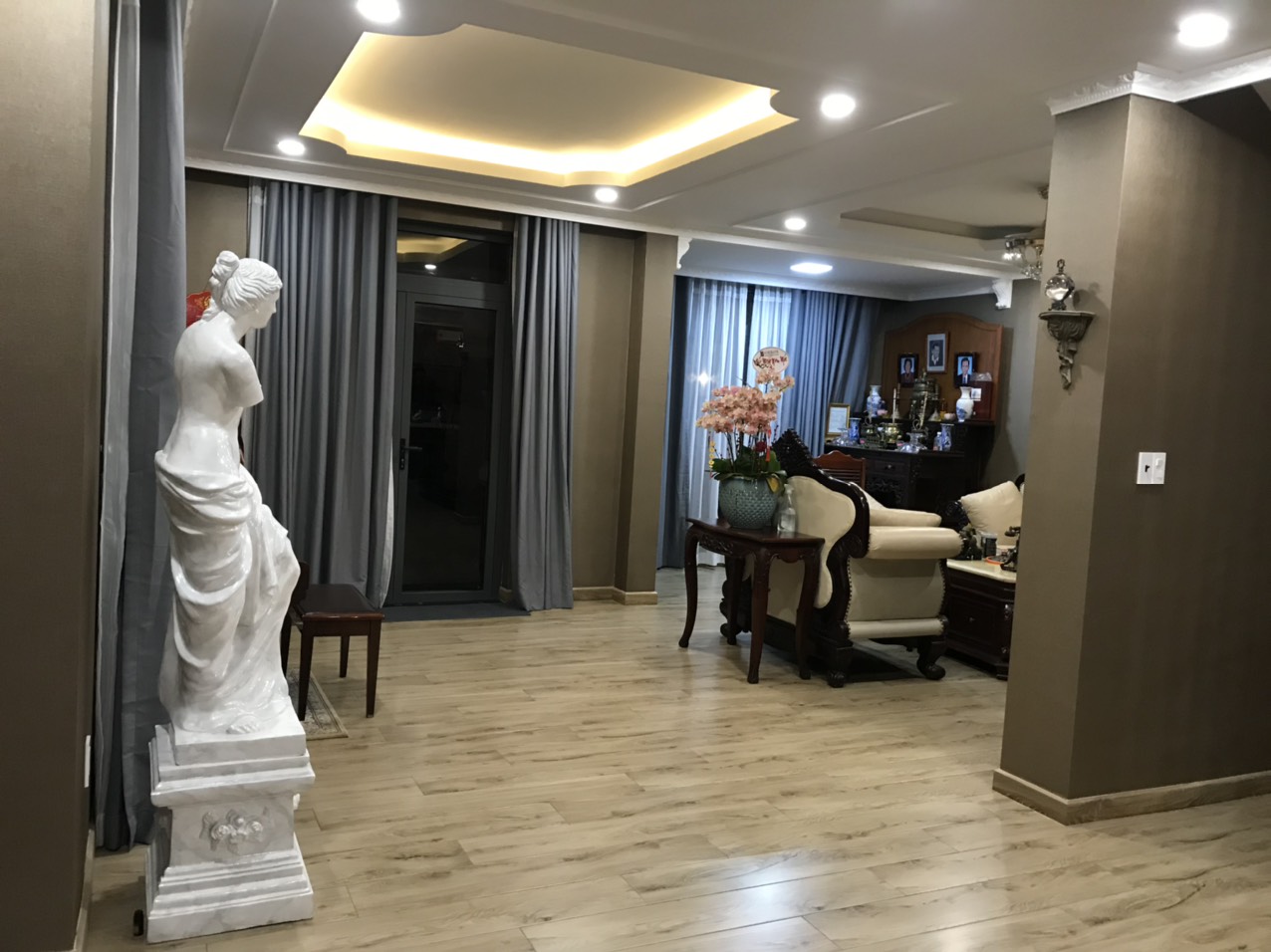 Bán biệt thự song lập Mỹ Hưng nhà đẹp giá 54 tỷ liên hệ hotline xem nhà - 2123