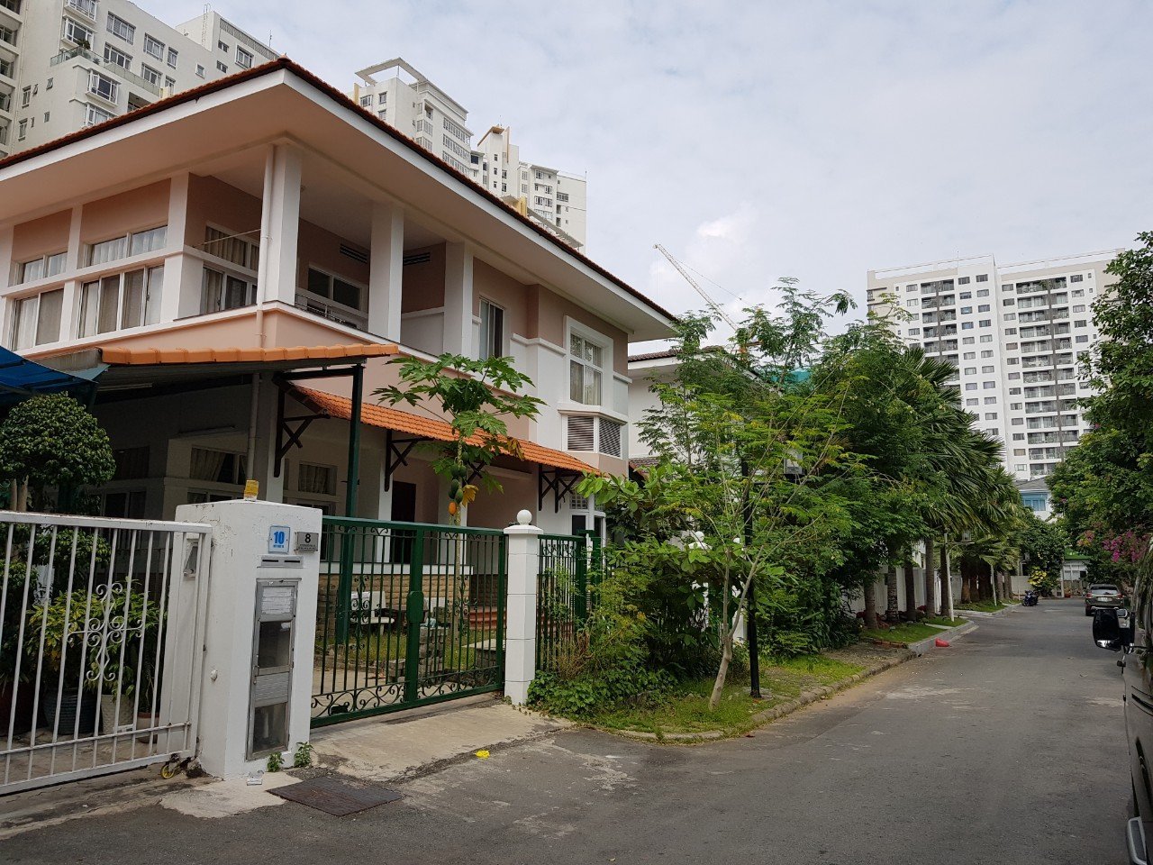 Cho thuê biệt thự tứ lập phú mỹ hưng nhà đẹp gần khu chateau công viên giá 60tr/tháng xem nhà liên hệ hotline - 2273