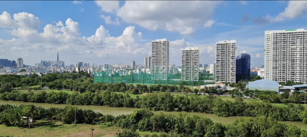 Cho thuê căn hộ Happ Valley, Phú Mỹ Hưng. Diện tích: 100m, 2 phòng ngủ, 1 phòng làm việc. Căn góc nhìn sông, nội thất đầy đủ, giá chỉ: 25 triêu/ tháng. Quý khách xem nhà liên hệ: hotline Ngọc Thư