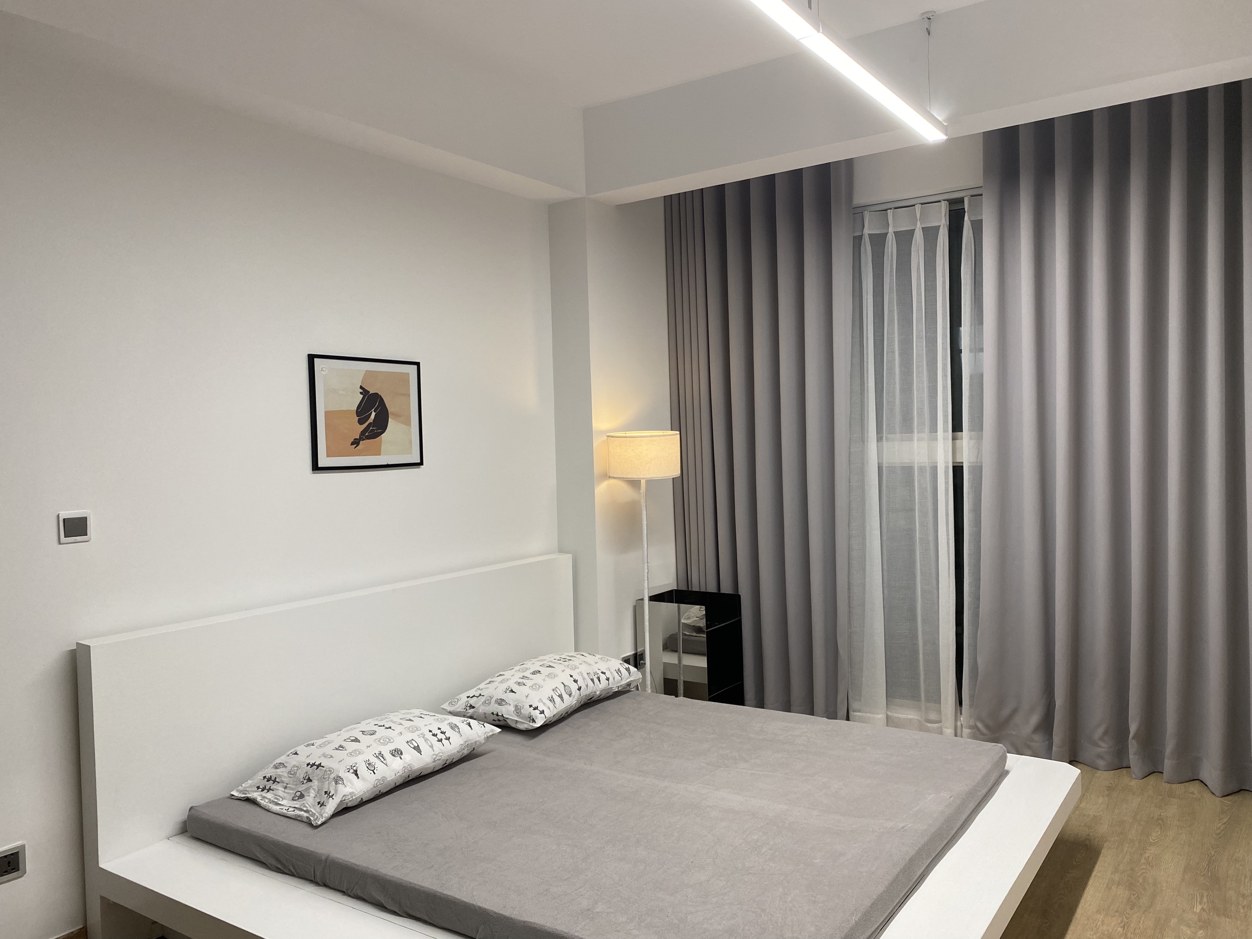 Cho thuê căn hộ Midtown M7 Phú Mỹ Hưng. Diện tích: 80 m, 2 phòng ngủ, nhà mới decor. Nội thất cao cấp, giá chỉ: 28 tr/ tháng. Quý khách xem nhà liên hệ: hotline Ngọc Thư ( zalo, viber) - 2410