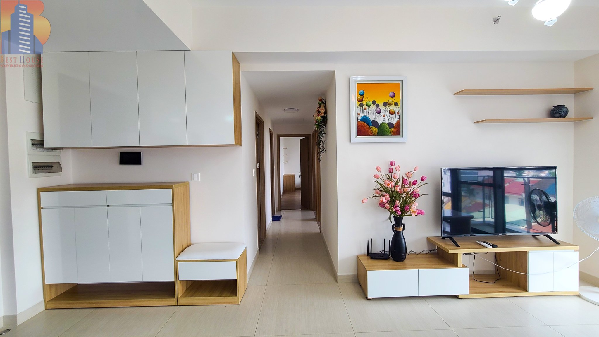Cần bán căn hộ Urbanhill, Phú Mỹ Hưng. Diện tích: 109m, 3 phòng ngủ. Nội thất cao cấp, view hồ bơi, biệt thư. Giá chỉ:9 tỷ. Quý khách xem nhà liên hệ: hotline Ngọc Thư ( zalo, viber) - 2429