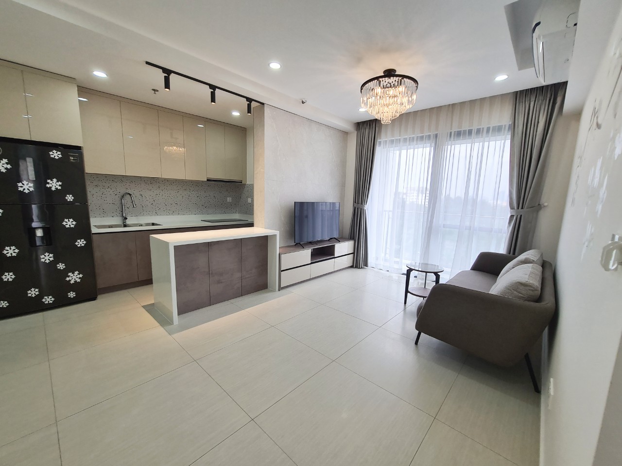 Cần bán căn hộ cao cấp Urban Hill Phú Mỹ Hưng. Diện tích : 78.6 m, 2 phòng ngủ, nội thất cao cấp, nhà đang cho thuê dài hạn. Giá chỉ: 6  tỷ. Quý khách xem nhà liên hệ: hotline Ngọc Thư ( zalo, viber) - 2570