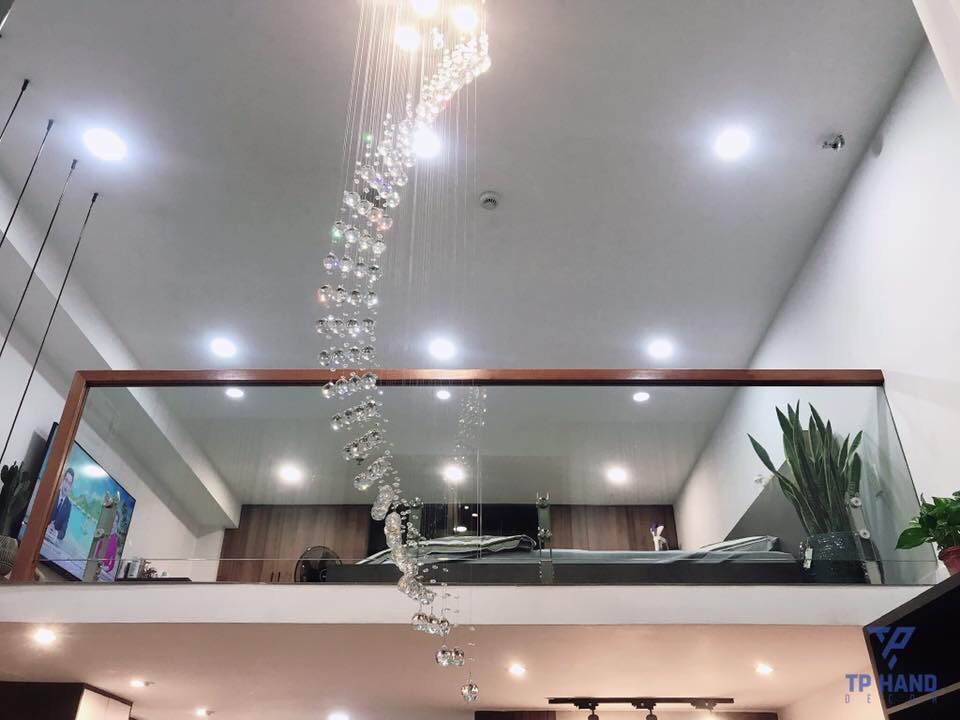 Cho thuê căn shophouse Midtown M7 Phú Mỹ Hưng. Diện tích: 39m  có gác lửng 25m , nội thất đầy đủ. Chỉ xách vali vào ở. Giá: 19 triệu/ tháng. Quý khách xem nhà liên hệ: hotline Ngọc Thư - 2640