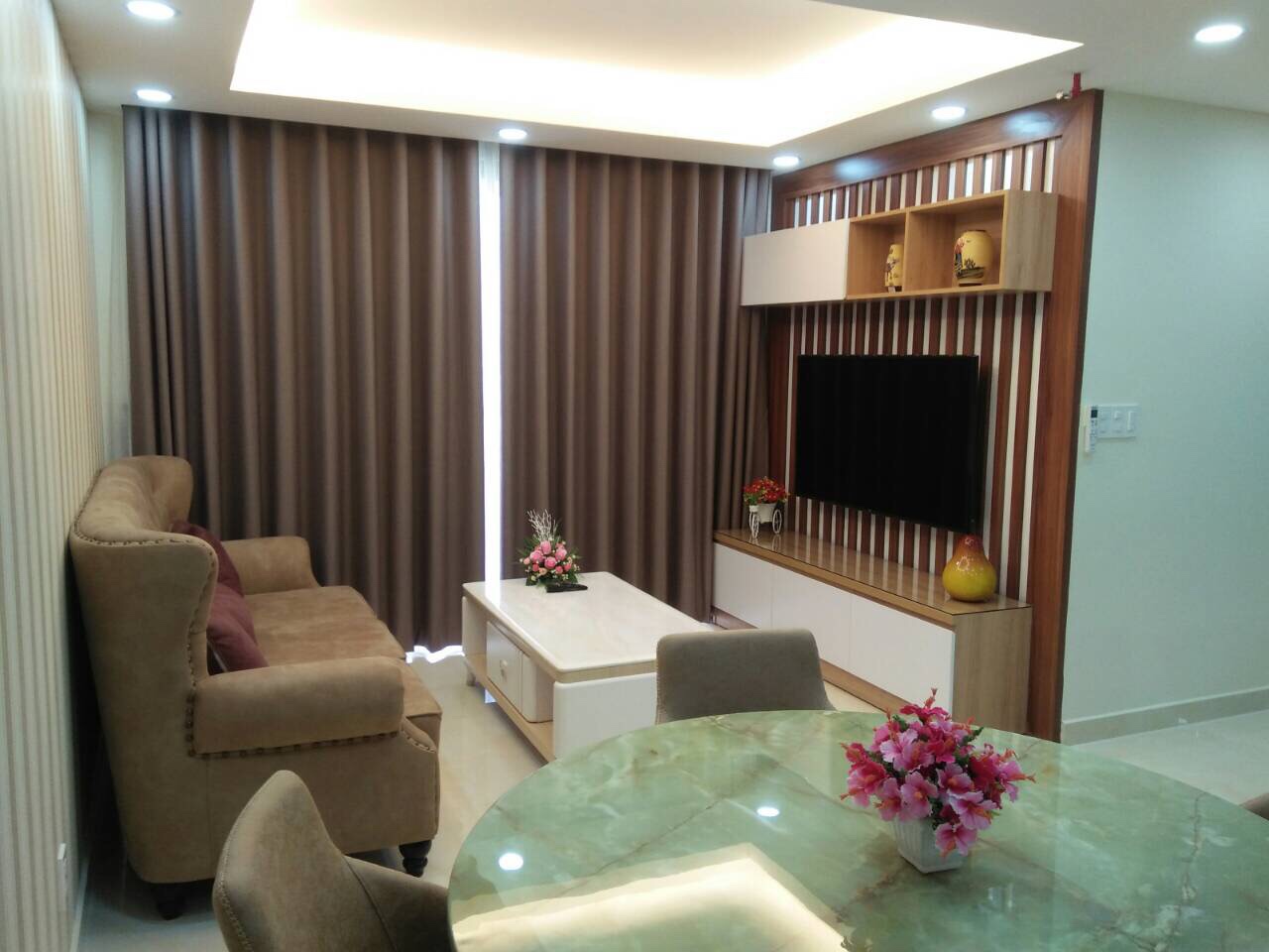 Cho thuê căn hộ Hưng Phúc Residence Phú Mỹ Hưng. Diện tích: 98m, 3 phòng ngủ, nội thất đầy đủ, lầu cao. Giá chỉ: 25 triệu/ tháng. Quý khách xem nhà liên hệ: hotline Ngọc Thư ( zalo, viber)