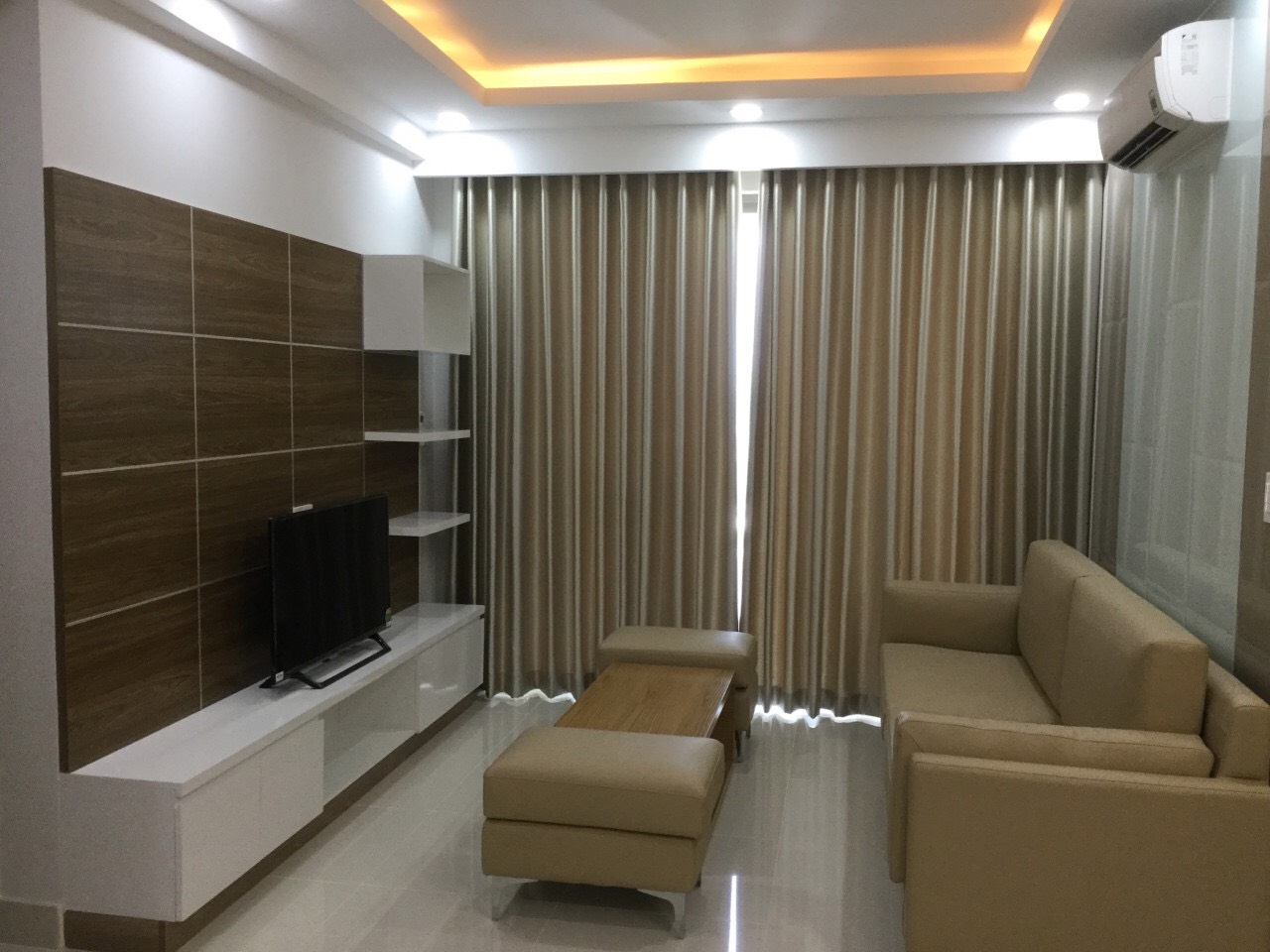 Cần cho thuê căn hộ Hưng Phúc, Nguyễn Lương Bằng . Diện tích: 82m, 2 Phòng ngủ, đủ nội thất, vào ở ngay,  giá chỉ 17 triệu/ tháng. Quý khách xem nhà liên hệ: hotline Ngọc Thư ( zalo, viber) - 2827