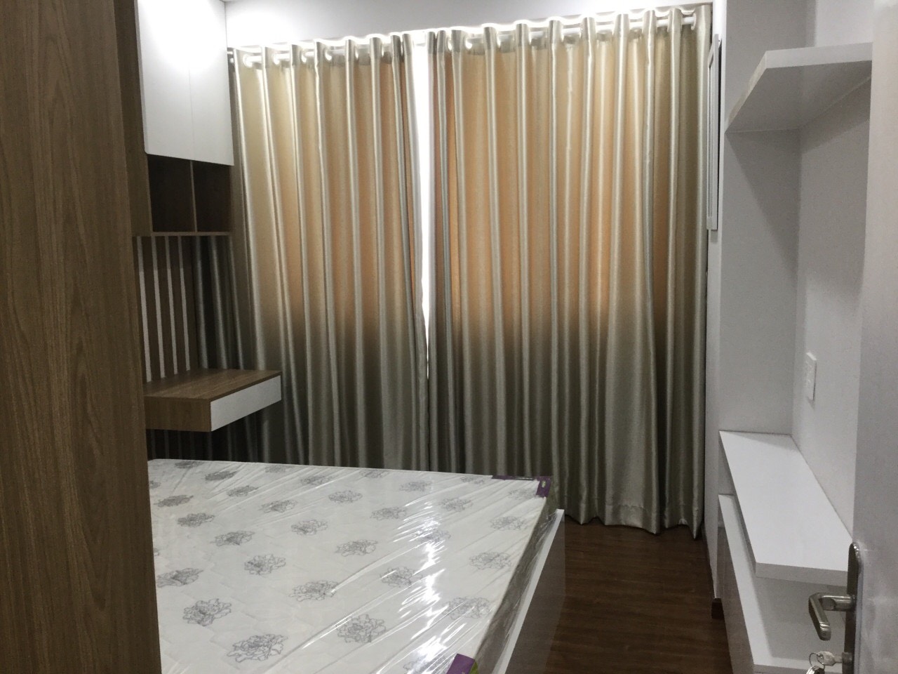Cần cho thuê căn hộ Hưng Phúc, Nguyễn Lương Bằng . Diện tích: 82m, 2 Phòng ngủ, đủ nội thất, vào ở ngay,  giá chỉ 17 triệu/ tháng. Quý khách xem nhà liên hệ: hotline Ngọc Thư ( zalo, viber) - 2829