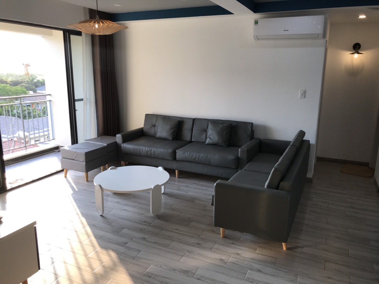Cho thuê căn hộ Nam Phúc Phú Mỹ Hưng. Diện tích: 110m, 3 phòng ngủ, nội thất đầy đủ, giá chỉ: 25 triệu/ tháng. Quý khách xem nhà liên hệ: hotline Ngọc Thư