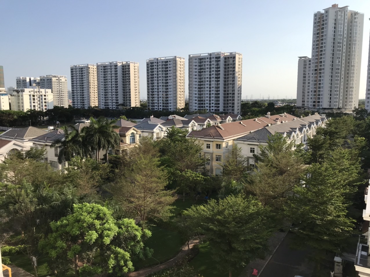 Cho thuê căn hộ Nam Phúc Phú Mỹ Hưng. Diện tích: 110m, 3 phòng ngủ, nội thất đầy đủ, giá chỉ: 25 triệu/ tháng. Quý khách xem nhà liên hệ: hotline Ngọc Thư - 2839