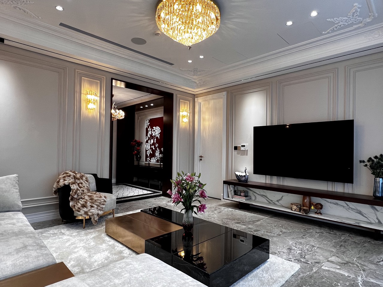 Cần cho thuê Penhouse căn hộ cao cấp The Ascentia Phú Mỹ Hưng. Diện tích: 224m, 3 phòng ngủ lớn, 1 phòng giúp việc, kho, 4 wc. Tất cả phòng đều có view, giá chỉ 89 triệu/ tháng. Anh chị xem nhà liên hệ: hotline Ngọc Thư - 2849