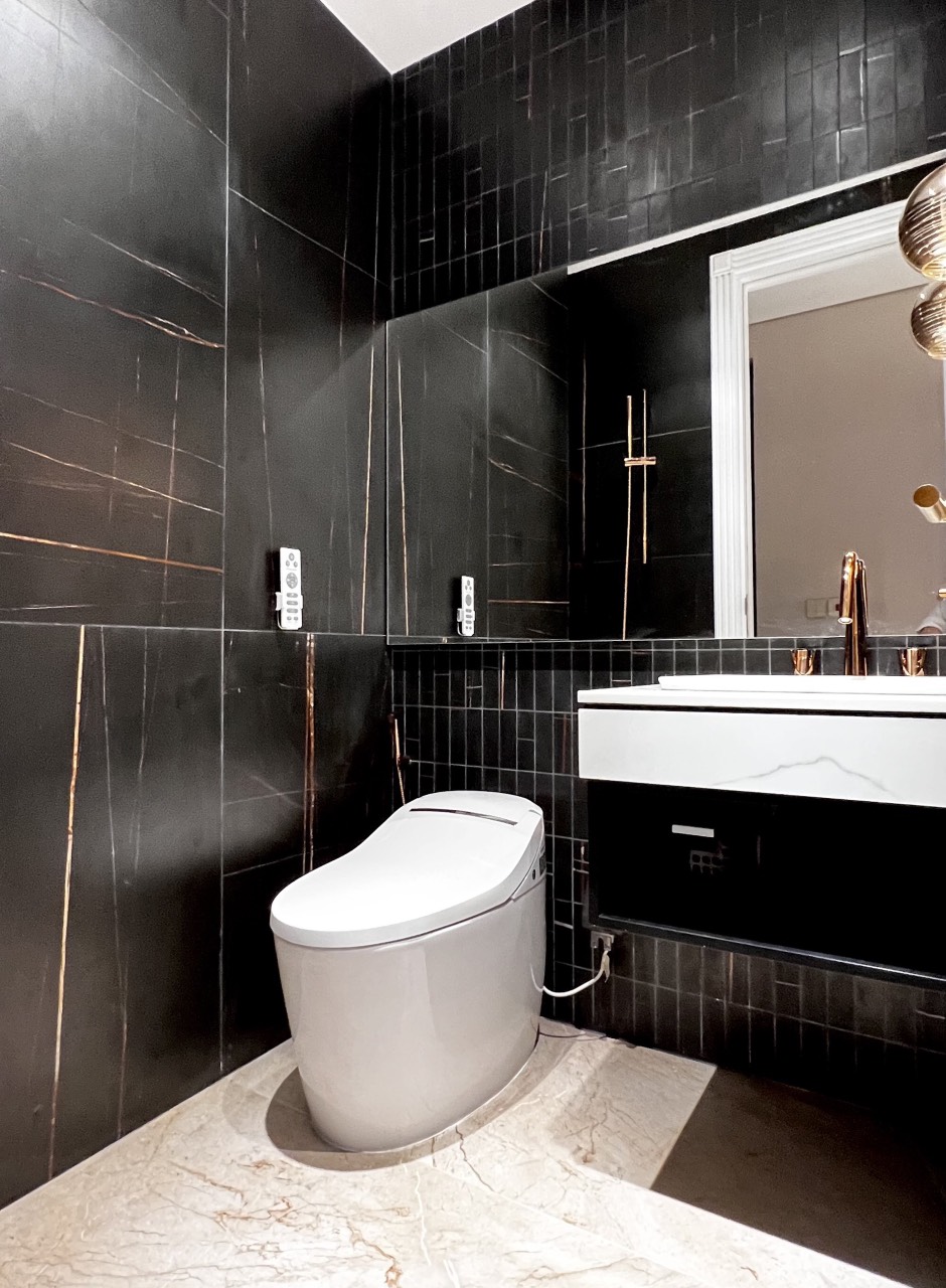 Cần cho thuê Penhouse căn hộ cao cấp The Ascentia Phú Mỹ Hưng. Diện tích: 224m, 3 phòng ngủ lớn, 1 phòng giúp việc, kho, 4 wc. Tất cả phòng đều có view, giá chỉ 89 triệu/ tháng. Anh chị xem nhà liên hệ: hotline Ngọc Thư - 2855
