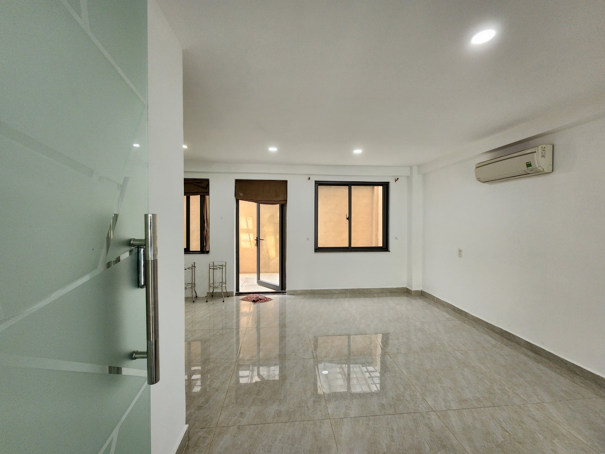 Cho thuê mặt bằng Hầm Trệt và Lửng  giá tốt nhất khu Hưng Gia hiện tại, nhà mới. Quý Anh Chị Liên hệ: hotline Em Thành Luân - 3197