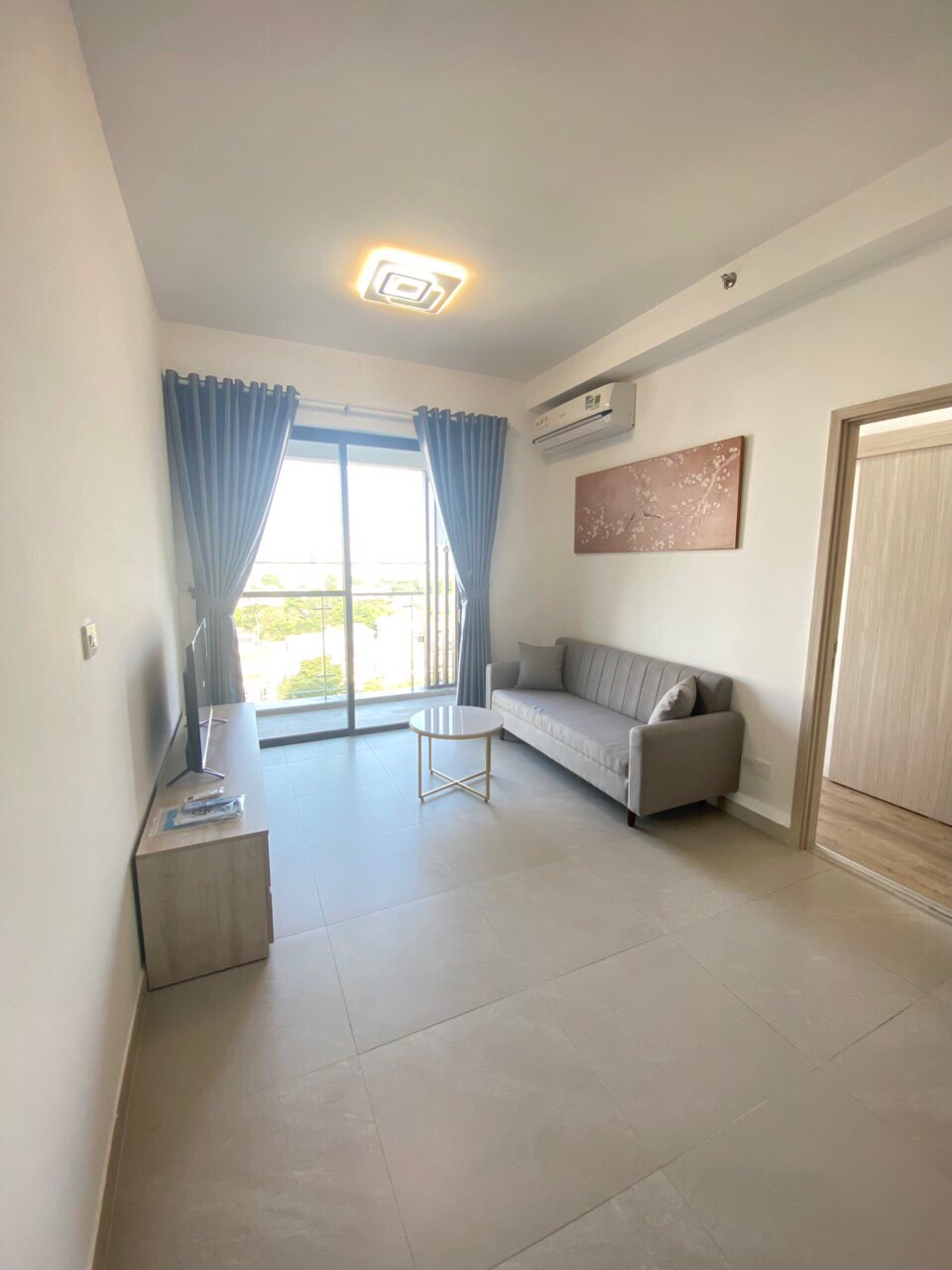 Cho thuê căn hộ Hưng Phúc Premier, phú mỹ hưng quận 7 . Căn góc 69m, 2 phòng ngủ, 2 wc.Nhà mới thiết kế chưa ai ở. Giá chỉ: 18 triệu/ tháng. Anh chị xem nhà liên hệ: hotline Ngọc Thư