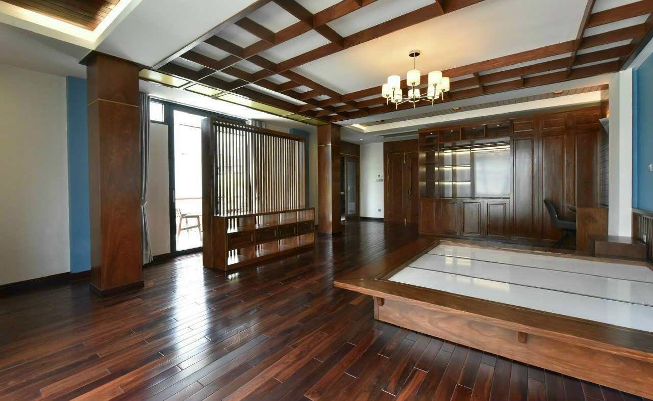 Bán nhanh nhà phố đẹp góc công viên Nội Khu Hưng Gia 2 , Phú Mỹ Hưng, Phường Tân Phong, Quận 7. Diện tích: 8x18.5m, hầm,1 trệt 1 lững 3 lầu tầng áp mái, Nhà có thang máy, hướng Bắc, Giá bán 63 tỷ. Vui lòng LH: hotline6 - 3361