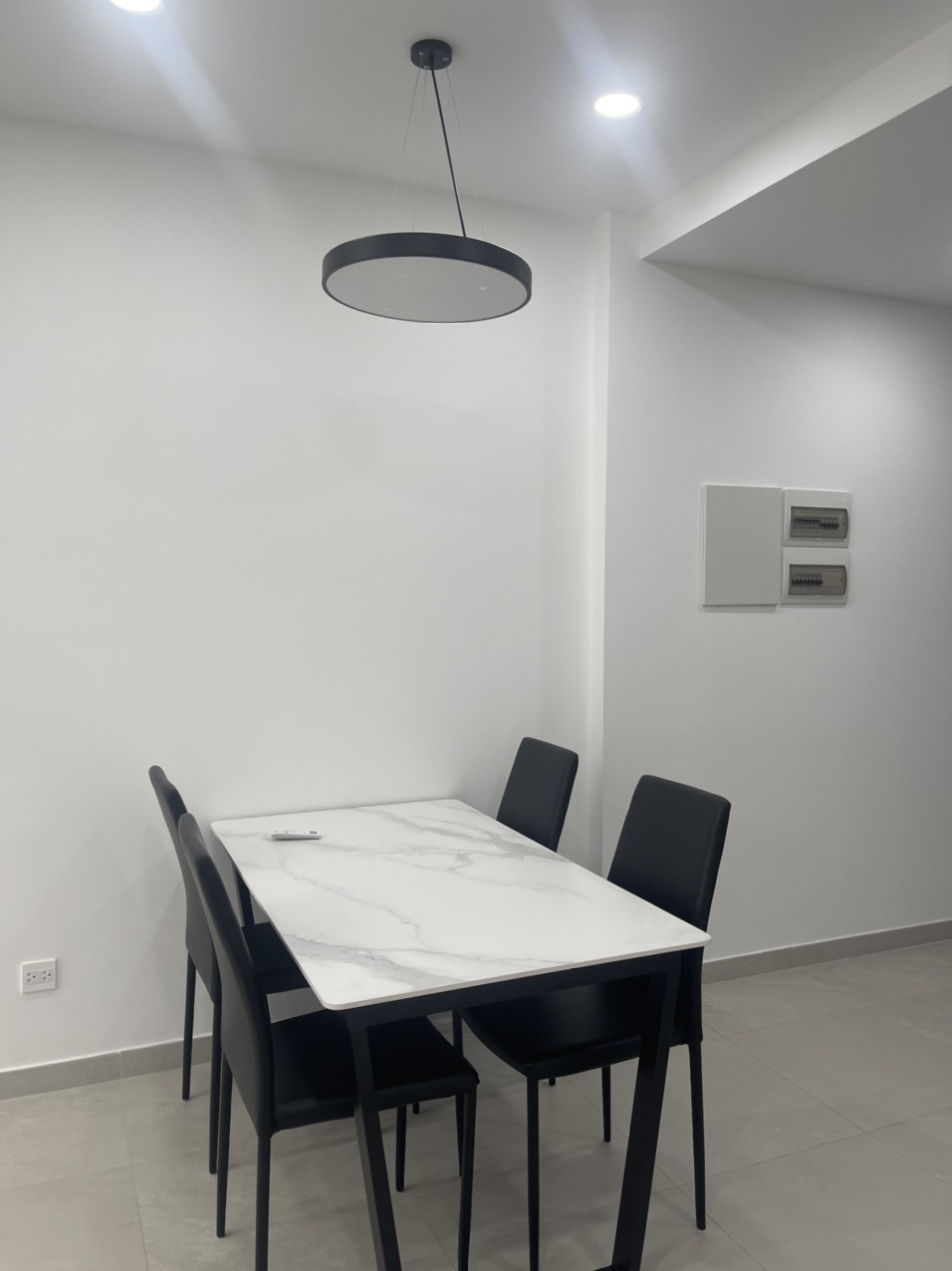 Cần cho thuê căn hộ Hưng Phúc Premier Phú Mỹ Hưng. Diện tích: 69m, 2 Phòng ngủ, đủ nội thất giá chỉ 17 triệu/ tháng. Quý khách xem nhà liên hệ: hotline Ngọc Thư ( zalo, viber) - 3387