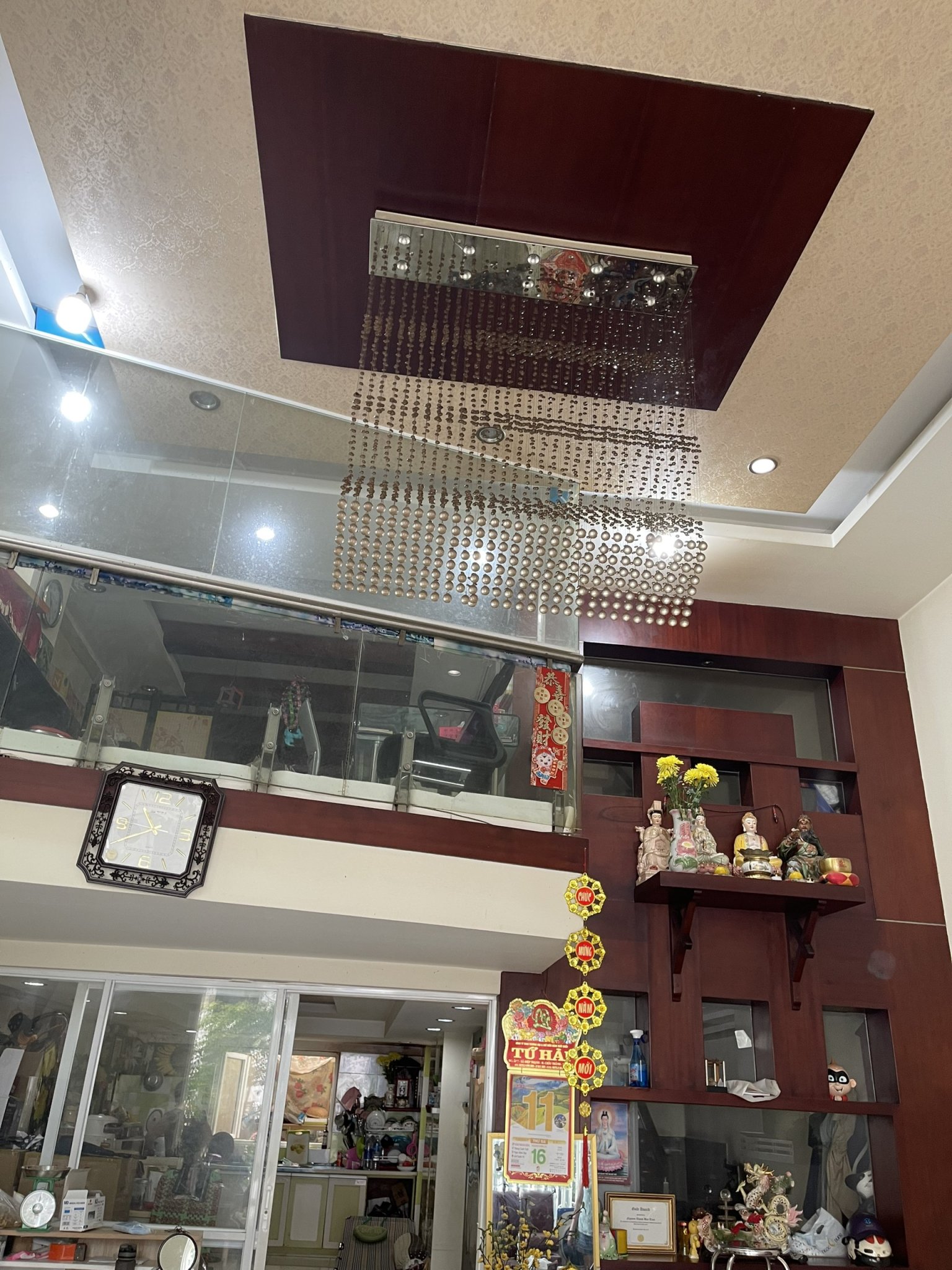 Cần tiền bán gấp nhà phố Hưng Gia. Thích hợp ở và làm văn phòng. Nhà Chủ đang ở nên kĩ và đẹp. Liên Hệ: hotline Em Thành Luân - 3490