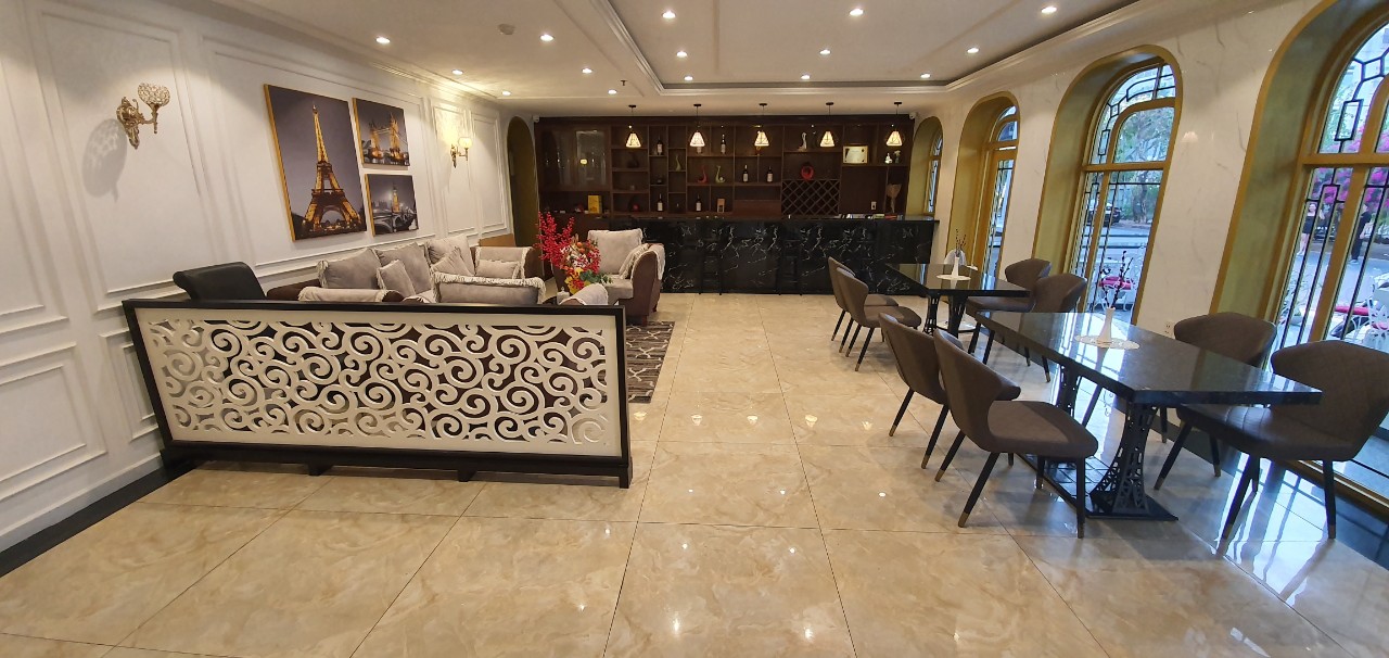 Cho thuê Khách Sạn và Căn Hộ Dịch Vụ đường lớn Phan Khiêm Ích Phú Mỹ Hưng. Nhà mới có thể kinh doanh được ngay. Liên Hệ: hotline Em Thành Luân - 3499