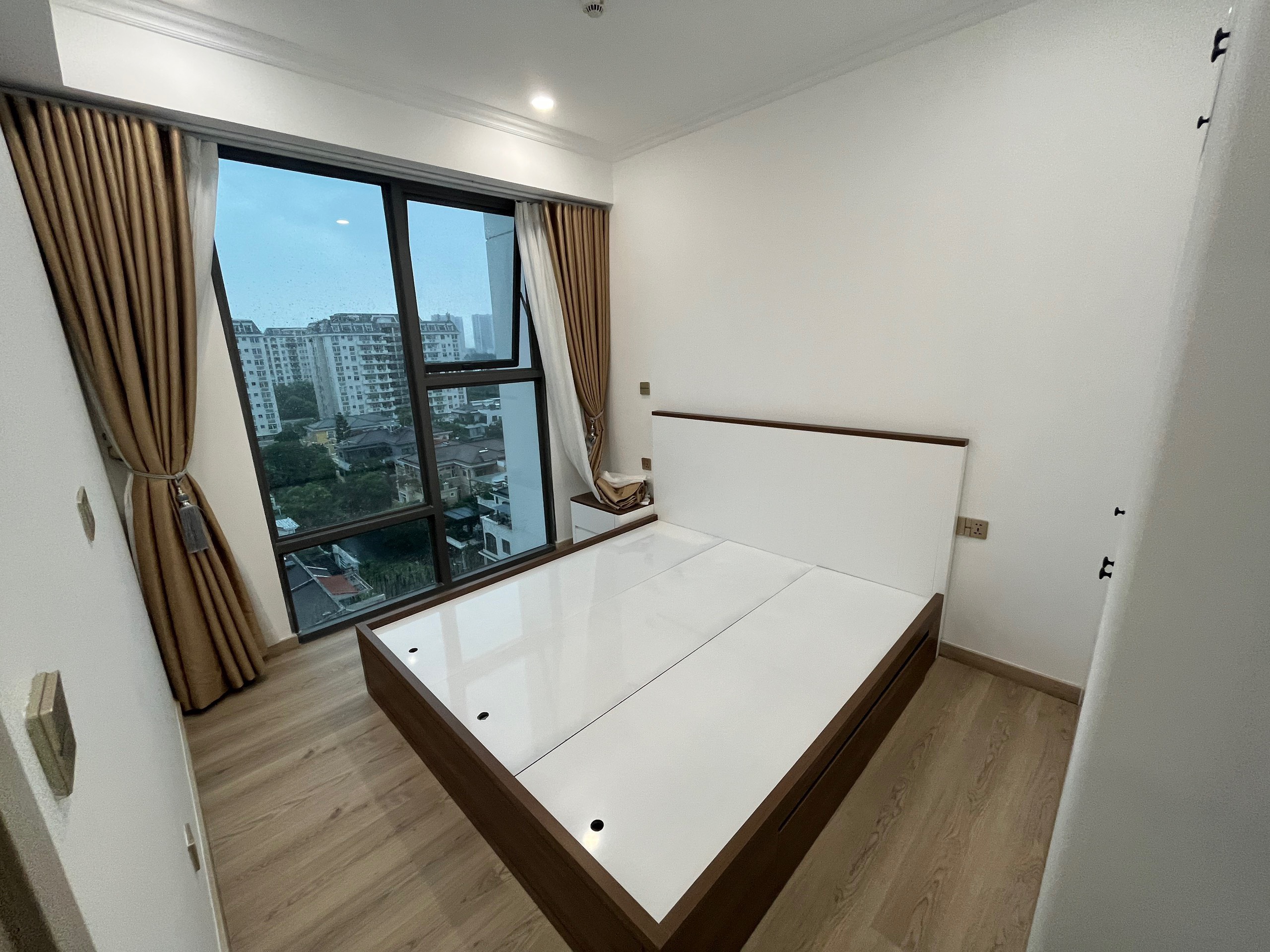 Cho thuê căn hộ The Ascentia Phú Mỹ Hưng, 56m vuông, 1 phòng ngủ, nội thất cao cấp. Giá chỉ có: 19 triệu/ tháng. Quý khách xem nhà liên hệ: hotline Ngọc Thư - 3575