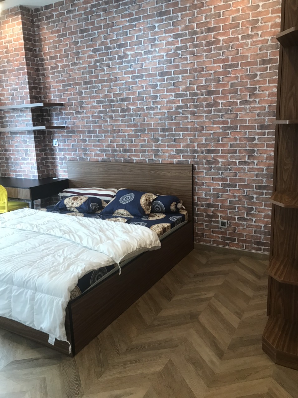 Cần cho thuê căn hộ Midtown The Peak, Phú Mỹ Hưng. Diện tích: 81m, 2 phòng ngủ, 2wc. Nội thất cao cấp, View hồ bơi. Giá chỉ: 25 triêu/ tháng, có ô đậu xe miễn phí. Quý khách xem nhà liên hệ: hotline Ngọc Thư ( zalo, viber) - 3583