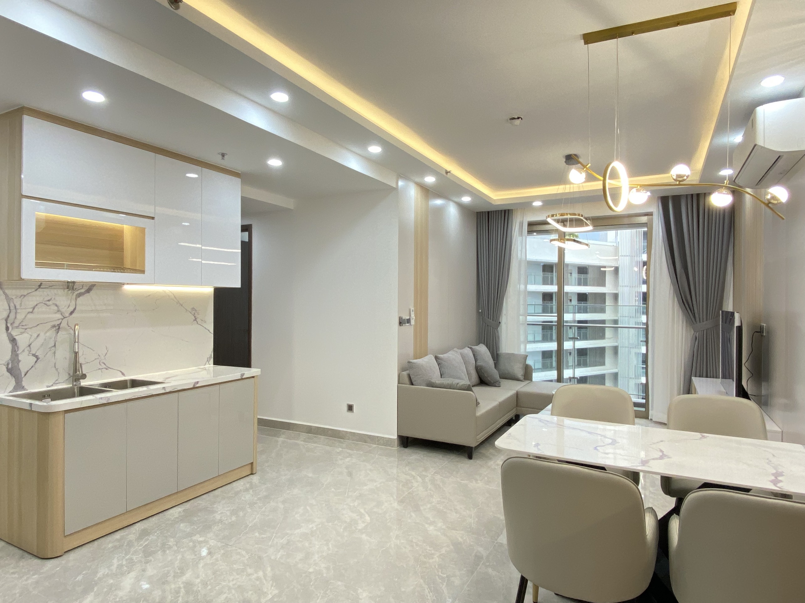 Cần cho thuê căn hộ cao cấp Midtown The Peak. Diện tích: 80m, 2 phòng ngủ, nội thất đầy đủ, nhà mới thiết kế chưa ai ở, giá chỉ: 27 tr/ tháng có ô xe đậu miễn phí ở hầm . Anh chị xem nhà liên hệ: hotline Ngọc Thư ( zalo, viber) - 3592