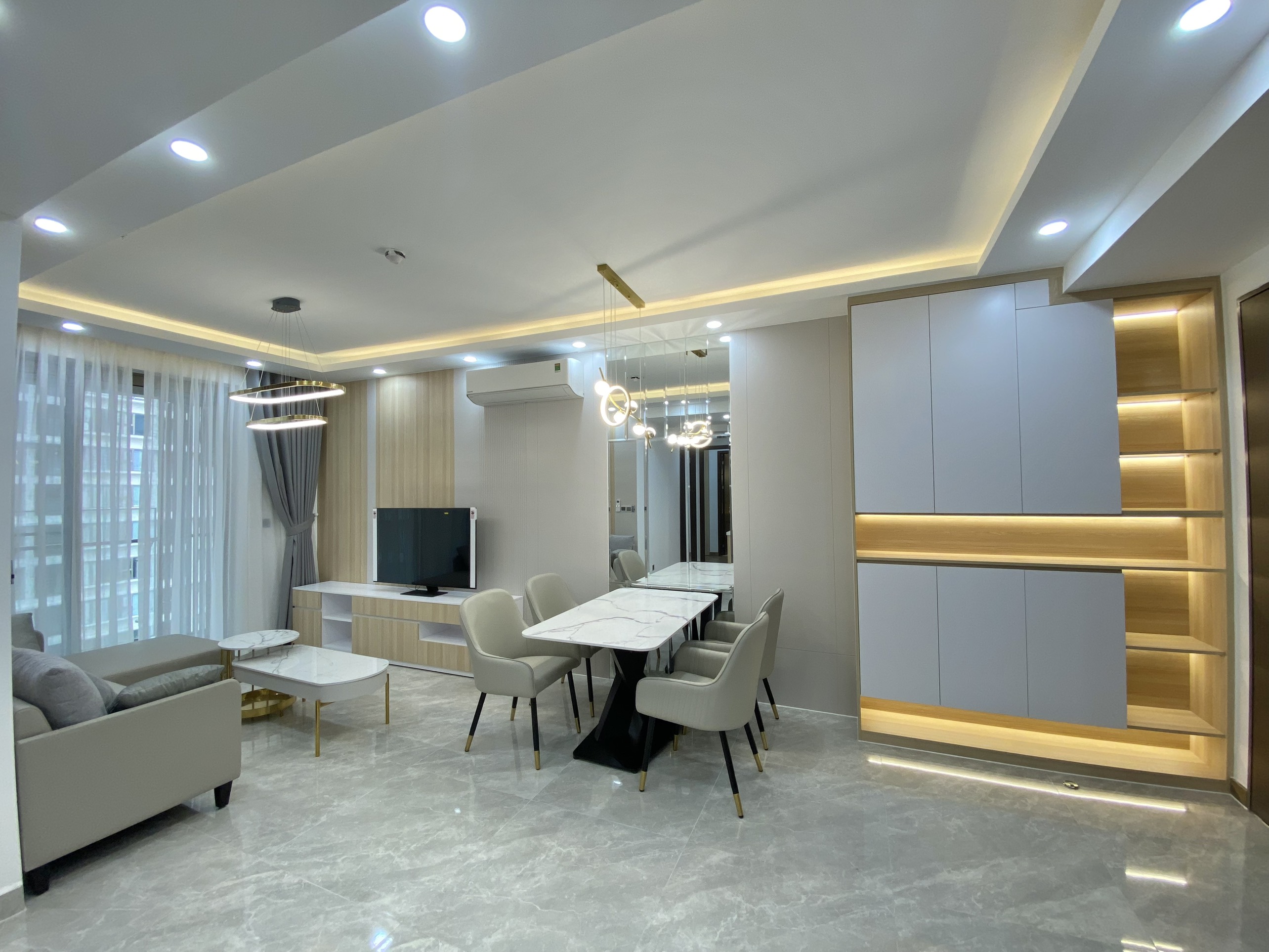 Cần cho thuê căn hộ cao cấp Midtown The Peak. Diện tích: 80m, 2 phòng ngủ, nội thất đầy đủ, nhà mới thiết kế chưa ai ở, giá chỉ: 27 tr/ tháng có ô xe đậu miễn phí ở hầm . Anh chị xem nhà liên hệ: hotline Ngọc Thư ( zalo, viber) - 3599