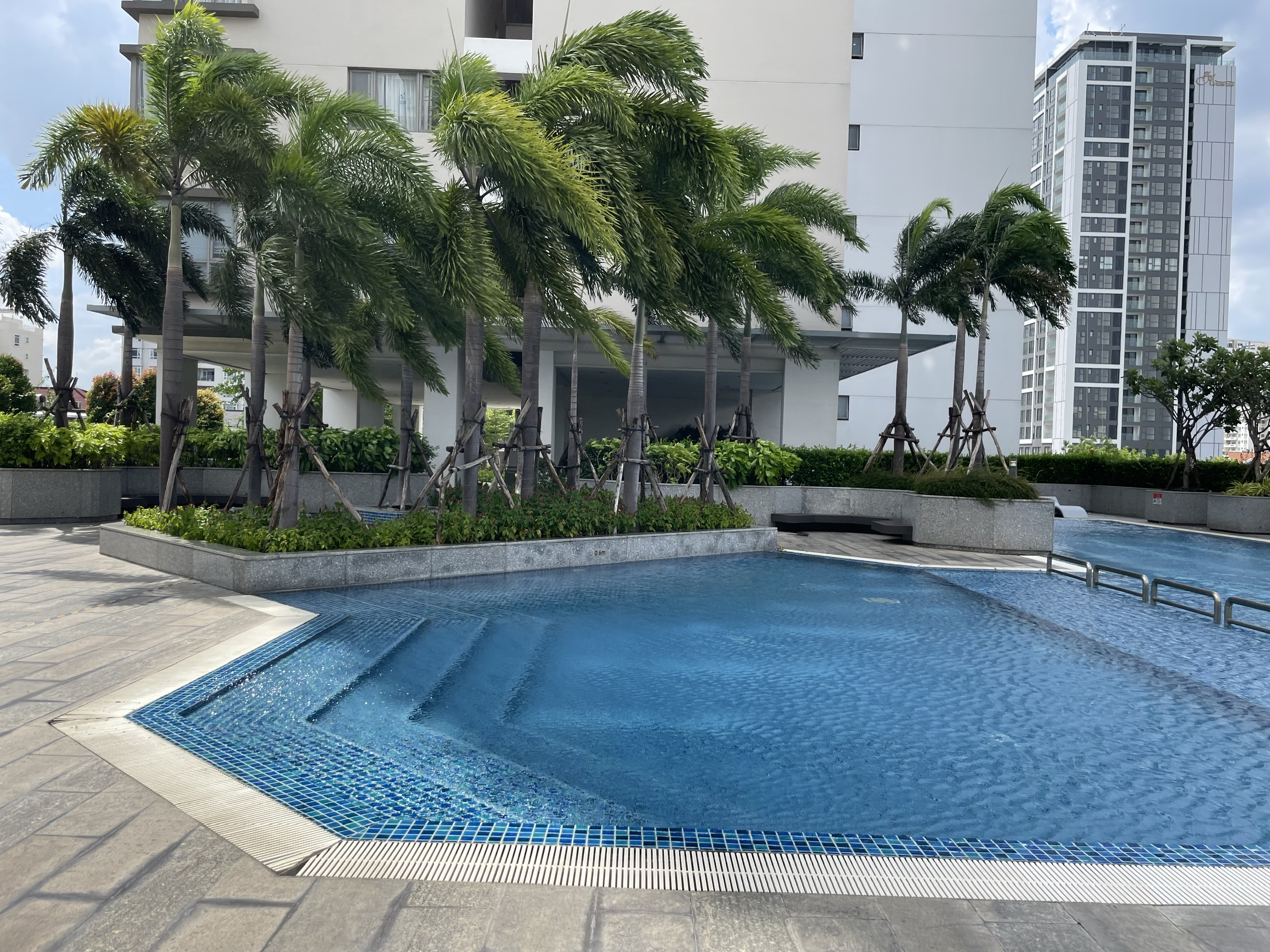 Cho thuê căn hộ Hưng Phúc Residence Phú Mỹ Hưng. Diện tích: 78m, 2 phòng ngủ, nội thất đầy đủ, ngay tầng tiện ích. Giá chỉ: 18 triệu/ tháng. Quý khách xem nhà liên hệ: hotline Ngọc Thư ( zalo, viber) - 3676