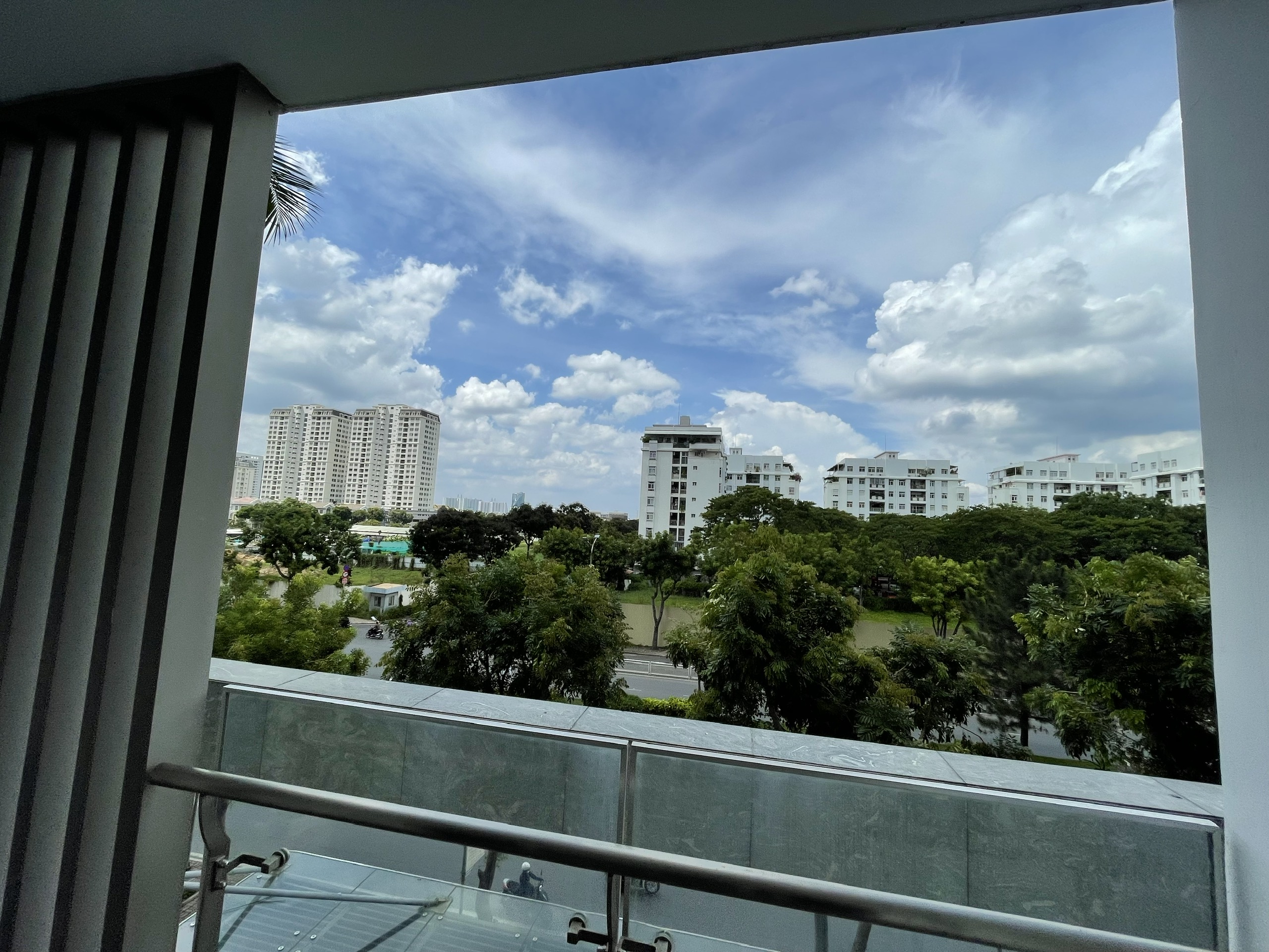 Cho thuê căn hộ Hưng Phúc Residence Phú Mỹ Hưng. Diện tích: 78m, 2 phòng ngủ, nội thất đầy đủ, ngay tầng tiện ích. Giá chỉ: 18 triệu/ tháng. Quý khách xem nhà liên hệ: hotline Ngọc Thư ( zalo, viber) - 3677