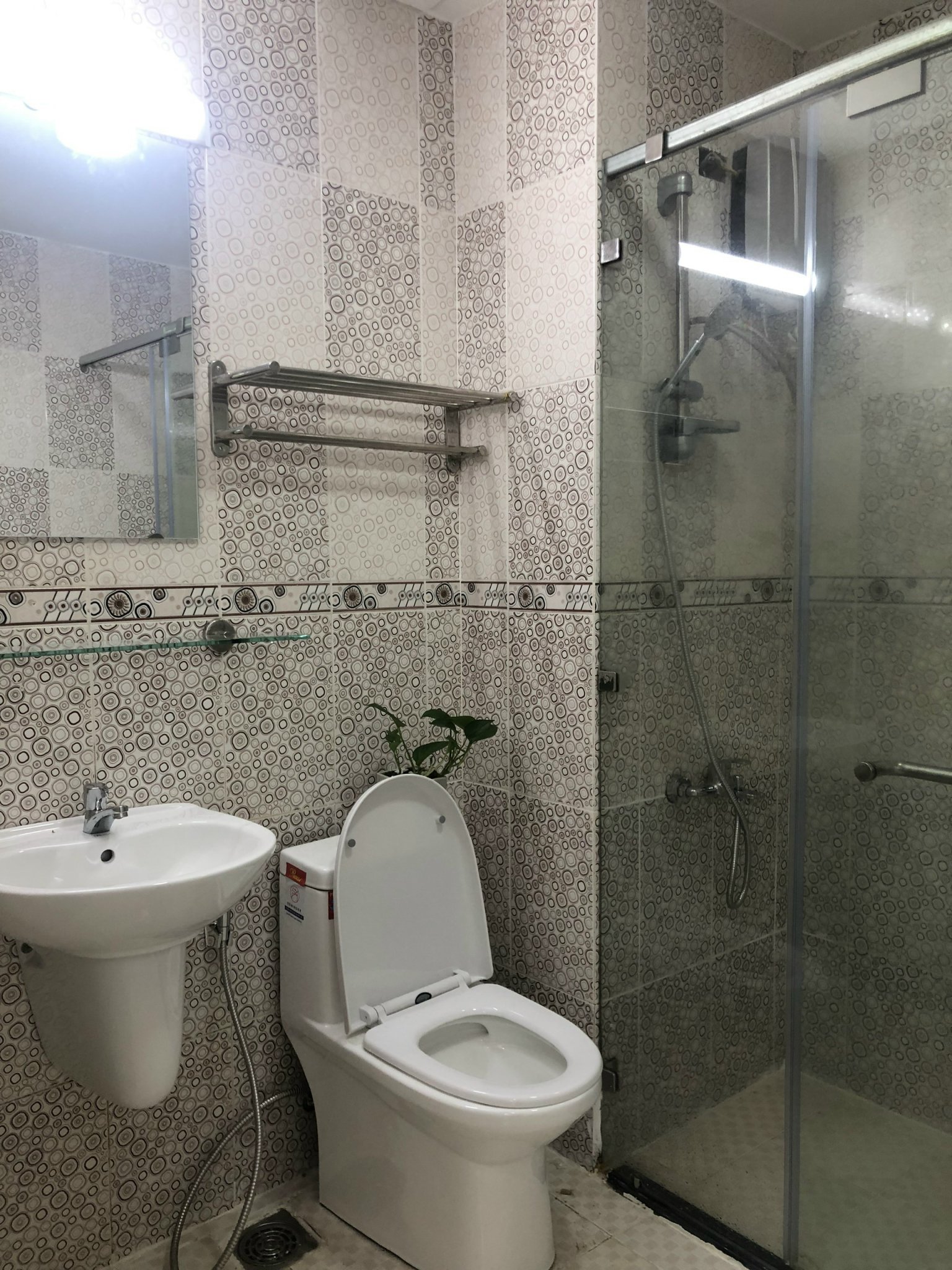 Bán gấp CH Sky Garden 3, Phú Mỹ Hưng, Quận 7, 56m2, giá chỉ 2,650 tỷ. LH: hotline - 3725
