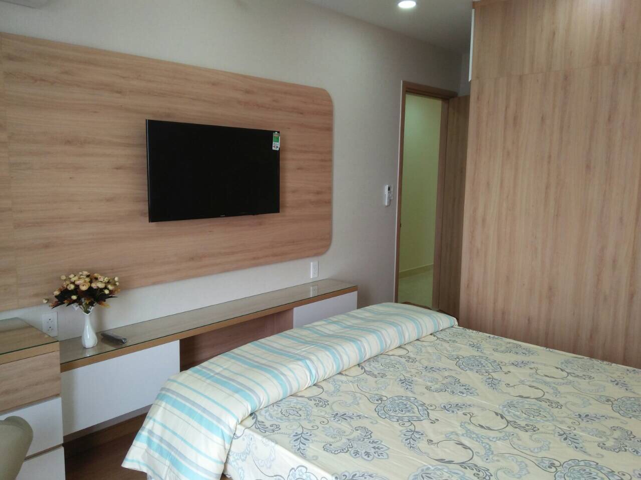 Cho thuê Hưng Phúc Residence, diện tích 98m, 3 phòng ngủ, 2 wc . Nội thất đầy đủ, lầu cao.  Giá chỉ: 25 triệu/ tháng. Quý khách xem nhà liên hệ: hotline Ngọc Thư - 3780