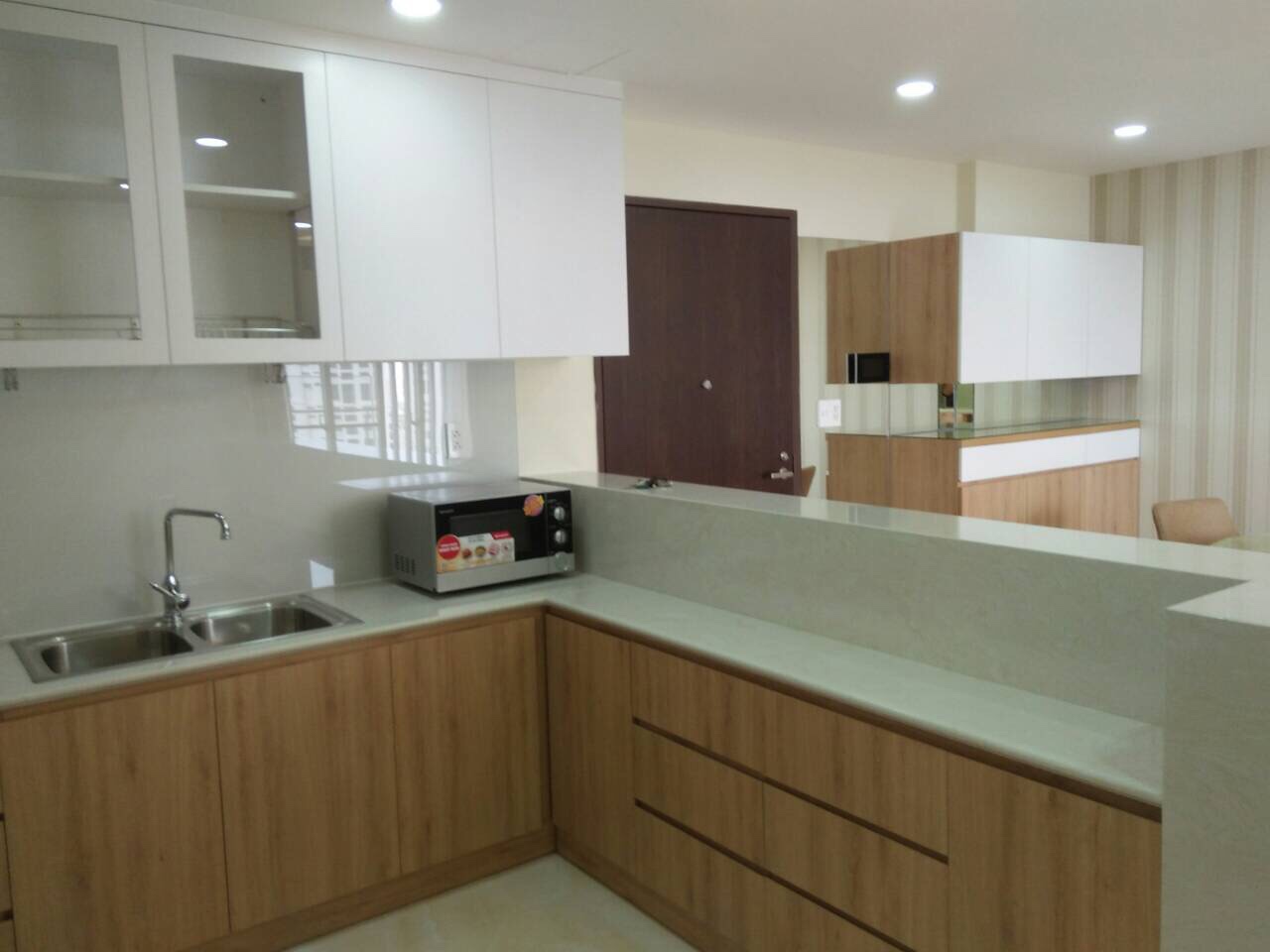 Cho thuê Hưng Phúc Residence, diện tích 98m, 3 phòng ngủ, 2 wc . Nội thất đầy đủ, lầu cao.  Giá chỉ: 25 triệu/ tháng. Quý khách xem nhà liên hệ: hotline Ngọc Thư - 3778
