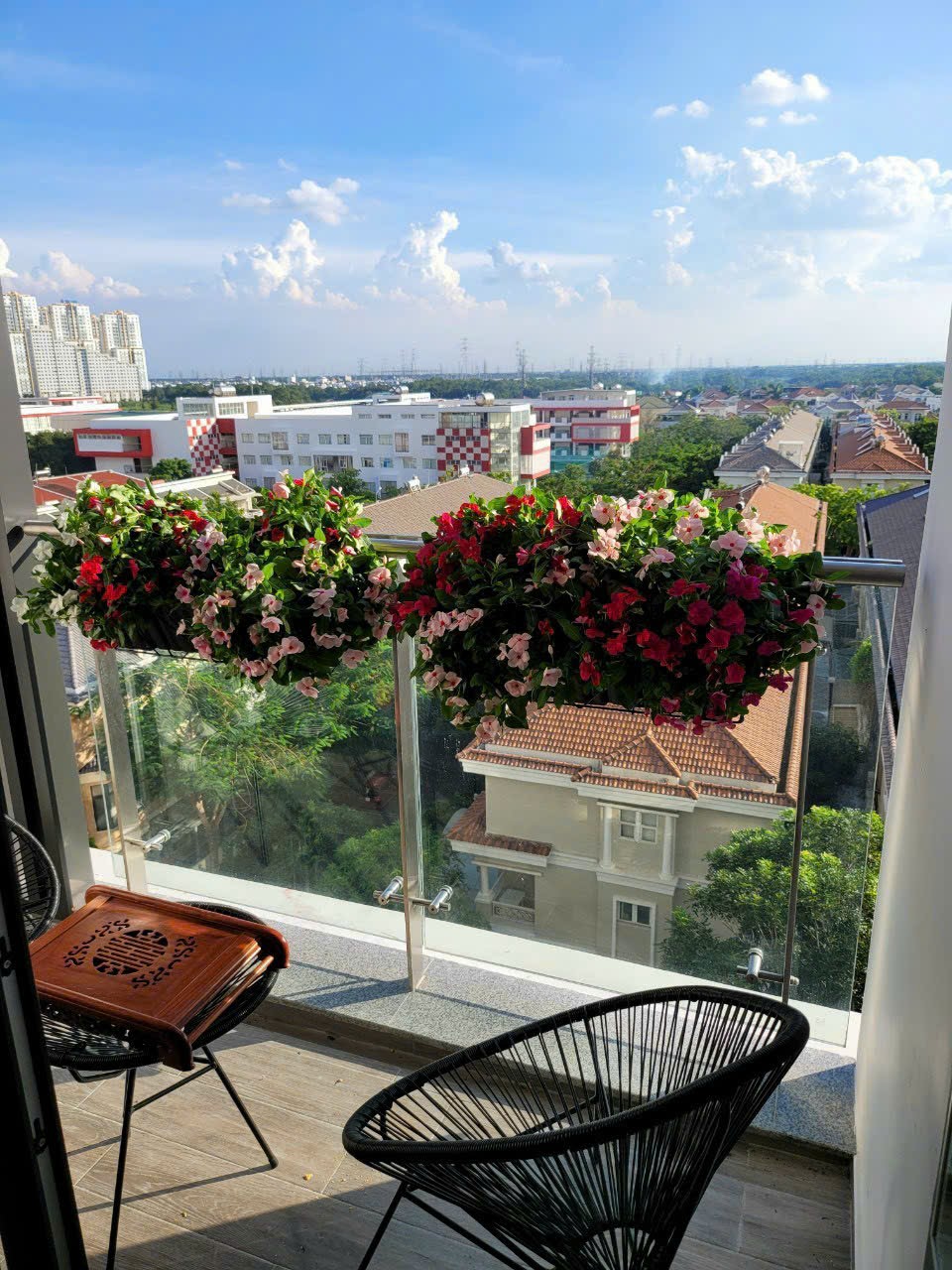 Cần bán gấp căn hộ Hưng Phúc Premier Phú Mỹ Hưng. Diện tích: 69m, 2 phòng ngủ, 2 wc. Nội thất cao cấp, sang trọng. Căn hộ 2 view , view hồ bơi và view Biệt thự. Giá chỉ 5,5 tỷ. Anh chị xem nhà liên hệ: hotline Ngọc Thư ( zalo, viber) - 3990