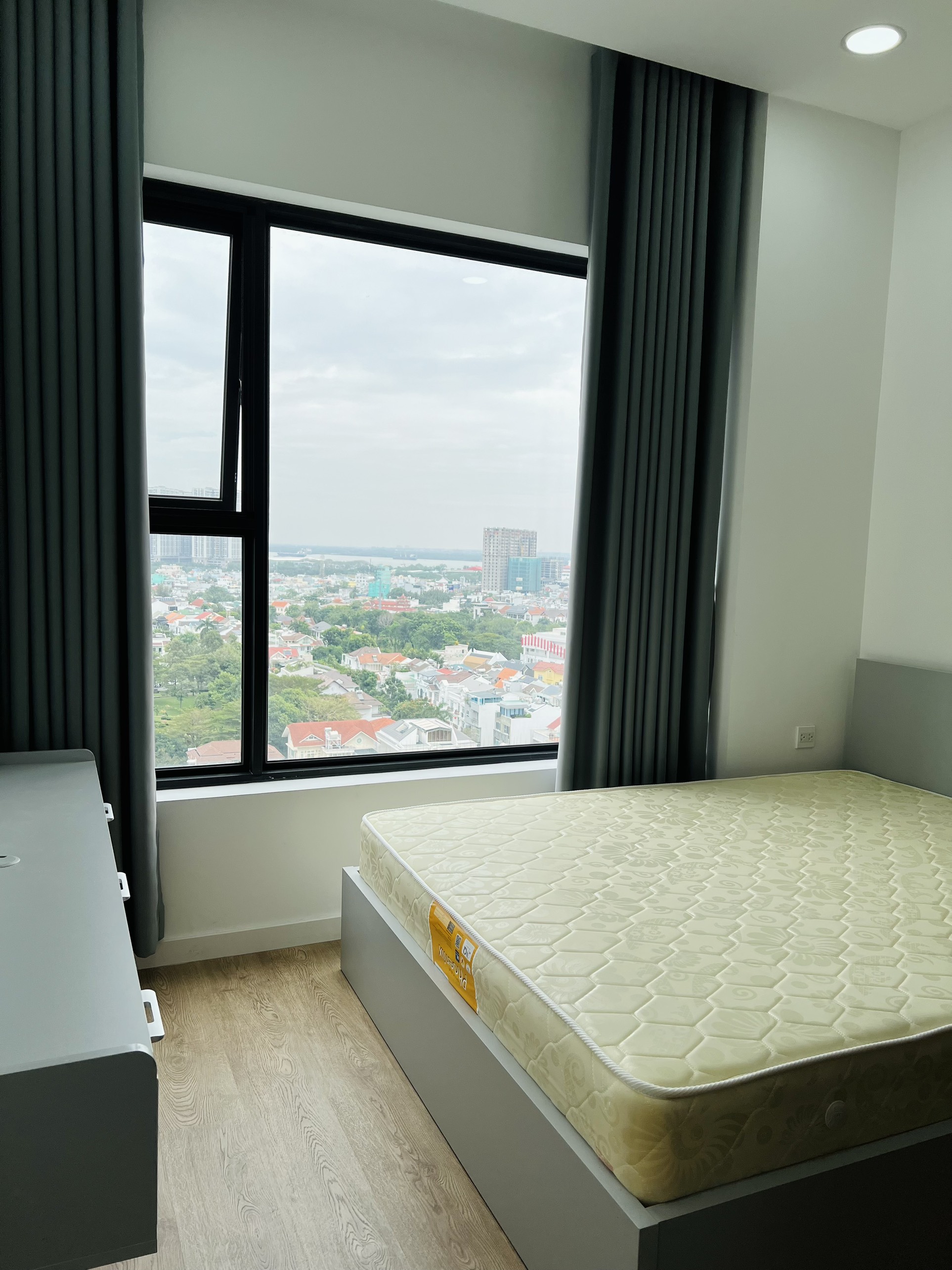 Cần cho thuê căn hộ Hưng Phúc Premier Phú Mỹ Hưng. Diện tích: 69m, 2 Phòng ngủ, 2wc, nội thất cao cấp. giá chỉ 18 triệu/ tháng. Quý khách xem nhà liên hệ: hotline Ngọc Thư ( zalo, viber) - 4036