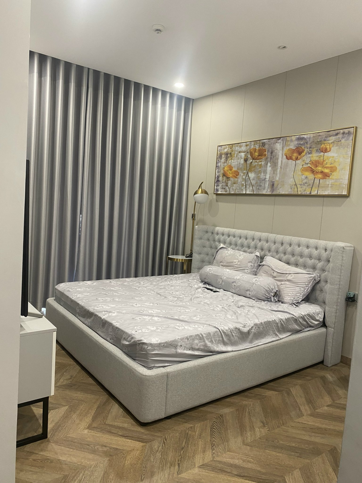Cho thuê căn hộ Hưng Phúc Residence Phú Mỹ Hưng. Diện tích: 78 m, 2 phòng ngủ, nội thất đầy đủ, lầu cao. Giá chỉ: 20 triệu/ tháng. Quý khách xem nhà liên hệ: hotline Ngọc Thư ( zalo, viber) - 4578