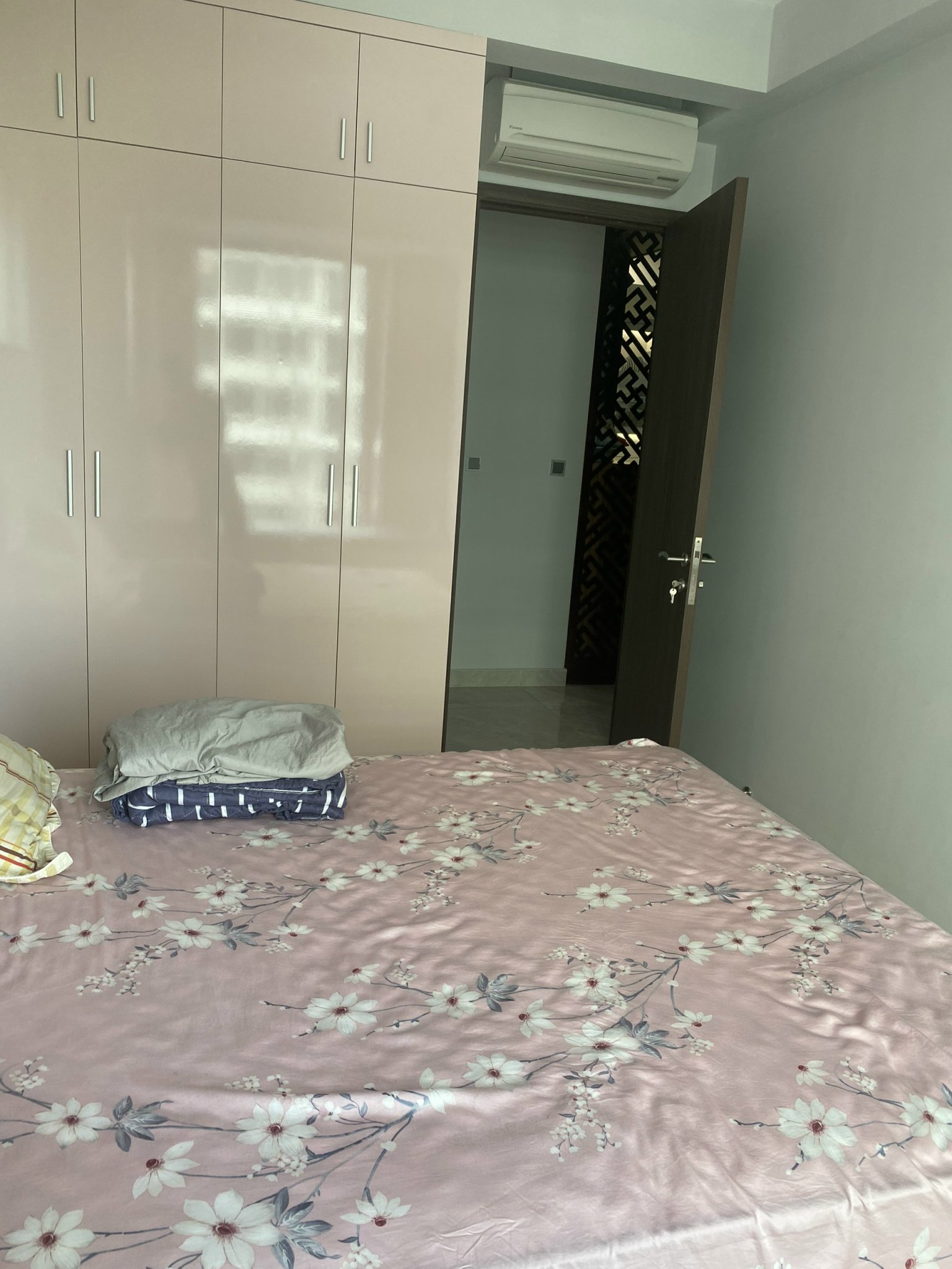 Cho thuê căn hộ Hưng Phúc Residence Phú Mỹ Hưng. Diện tích: 78 m, 2 phòng ngủ, nội thất đầy đủ, lầu cao. Giá chỉ: 20 triệu/ tháng. Quý khách xem nhà liên hệ: hotline Ngọc Thư ( zalo, viber) - 4579