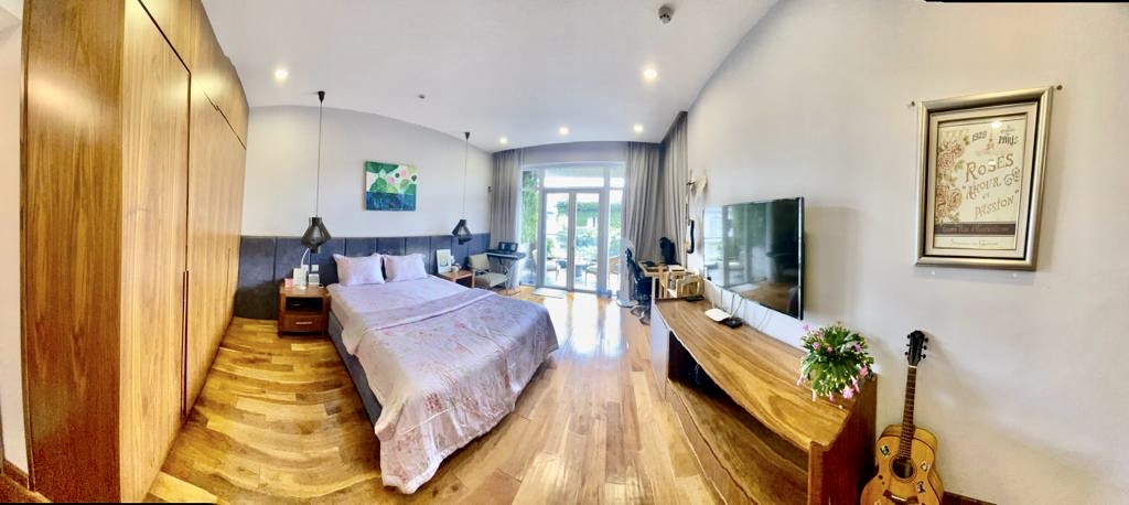 Cần bán biệt thự Tứ Lập Phú Mỹ Hưng. Nhà gia chủ để ở nên thiết kế chỉn chu, đẹp và sang trong.  Tầm nhìn bao quát, có cây xanh thoáng mát. Liên hệ: hotline Em Thành Luân để xem trực tiếp - 4619