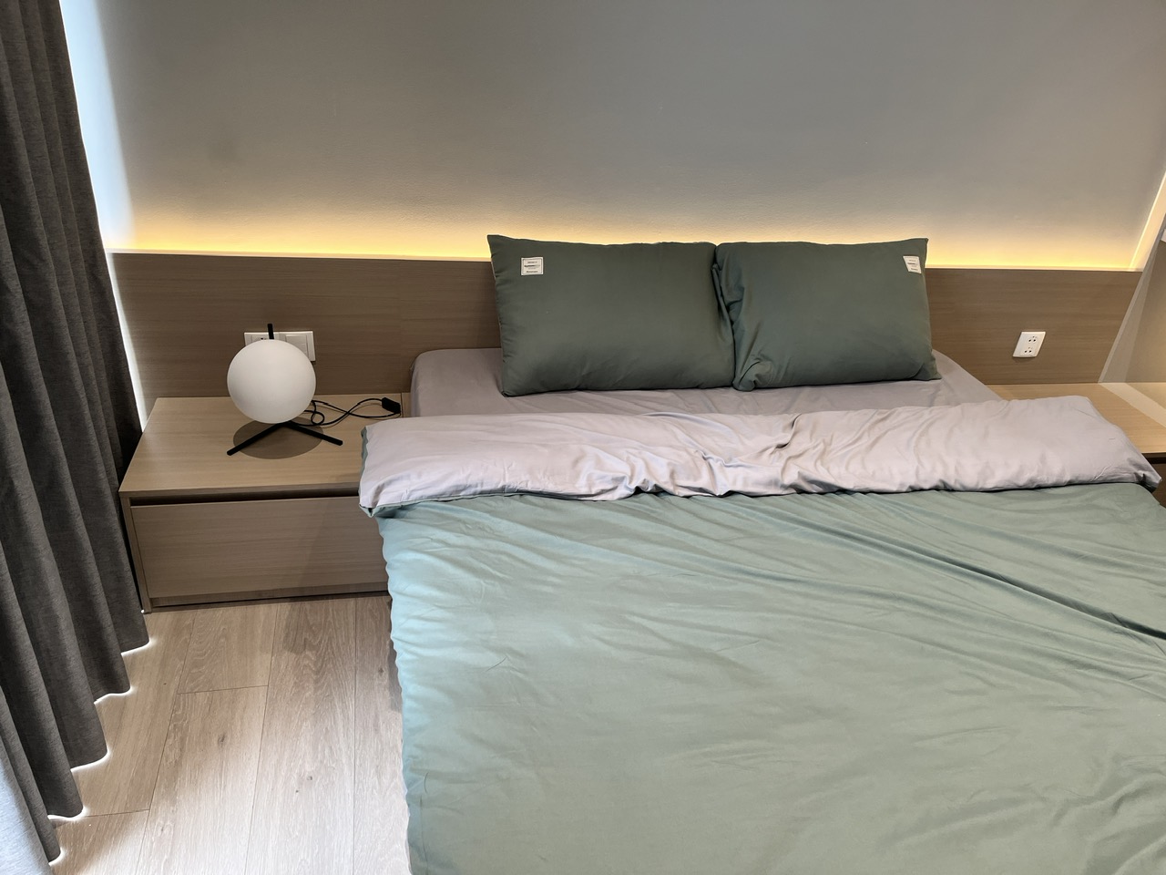 Cần cho thuê căn hộ cao cấp Antonia - Phú Mỹ Hưng. Diện tích: 81,56m, nội thất đầy đủ, 2 phòng ngủ, view biệt thự không bị ồn, nhà mới thiết kế chưa ai ở, Giá chỉ: 25 triệu/ tháng . Khách xem nhà liên hệ: hotline Ngọc Thư - 4776