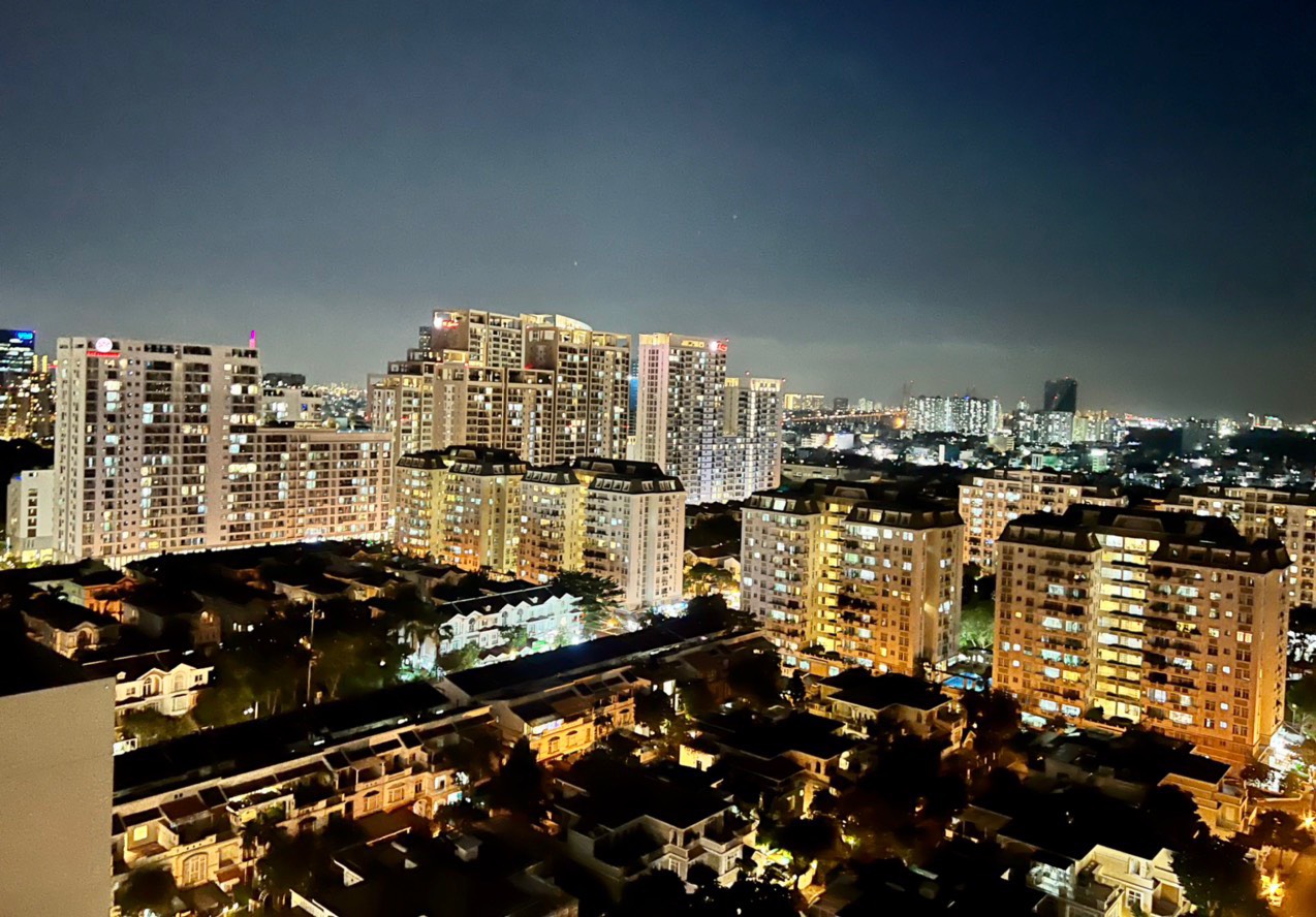 Cần cho thuê căn hộ cao cấp Antonia - Phú Mỹ Hưng. Diện tích: 87m, nội thất đầy đủ, 2 phòng ngủ, view biệt thự, nhà mới thiết kế chưa ai ở, Giá chỉ: 26 triệu/ tháng, có ô đậu xe tầng hầm . Khách xem nhà liên hệ: hotline Ngọc Thư ( zalo, viber) - 4788