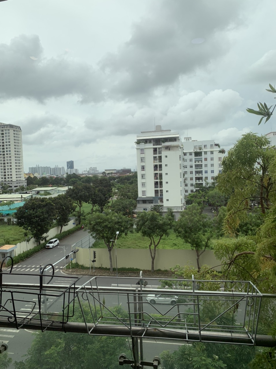 Cần bán nhanh căn hộ Happy Residence- Phú Mỹ Hưng. Diện tích: 78m, nội thất cao cấp, nhà đang có hợp đồng cho thuê dài hạn, giá chỉ 5 tỷ. Anh chị xem nhà liên hệ: hotline Ngọc Thư ( zalo, viber) - 4850