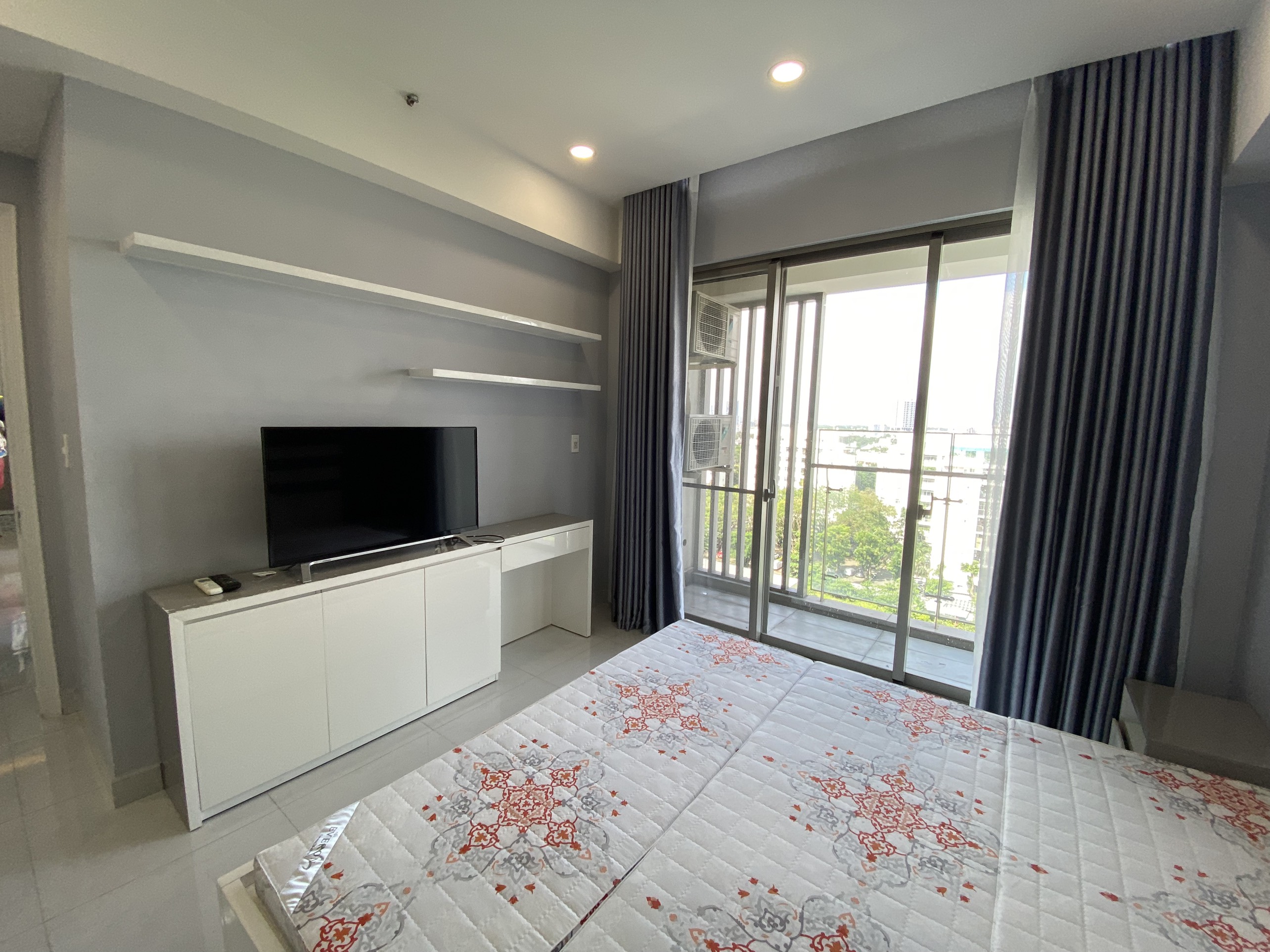 Cho thuê căn hộ Hưng Phúc Residence Phú Mỹ Hưng. Diện tích: 81,78 m, 2 phòng ngủ, nội thất đầy đủ, lầu cao. Giá chỉ: 17 triệu/ tháng. Quý khách xem nhà liên hệ: hotline Ngọc Thư ( zalo, viber) - 4898