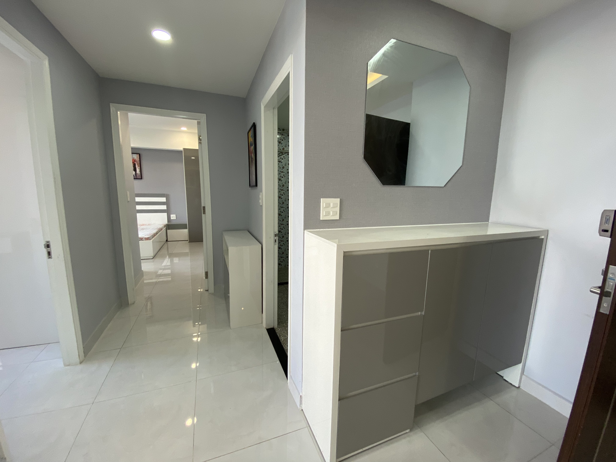 Cho thuê căn hộ Hưng Phúc Residence Phú Mỹ Hưng. Diện tích: 81,78 m, 2 phòng ngủ, nội thất đầy đủ, lầu cao. Giá chỉ: 17 triệu/ tháng. Quý khách xem nhà liên hệ: hotline Ngọc Thư ( zalo, viber) - 4896