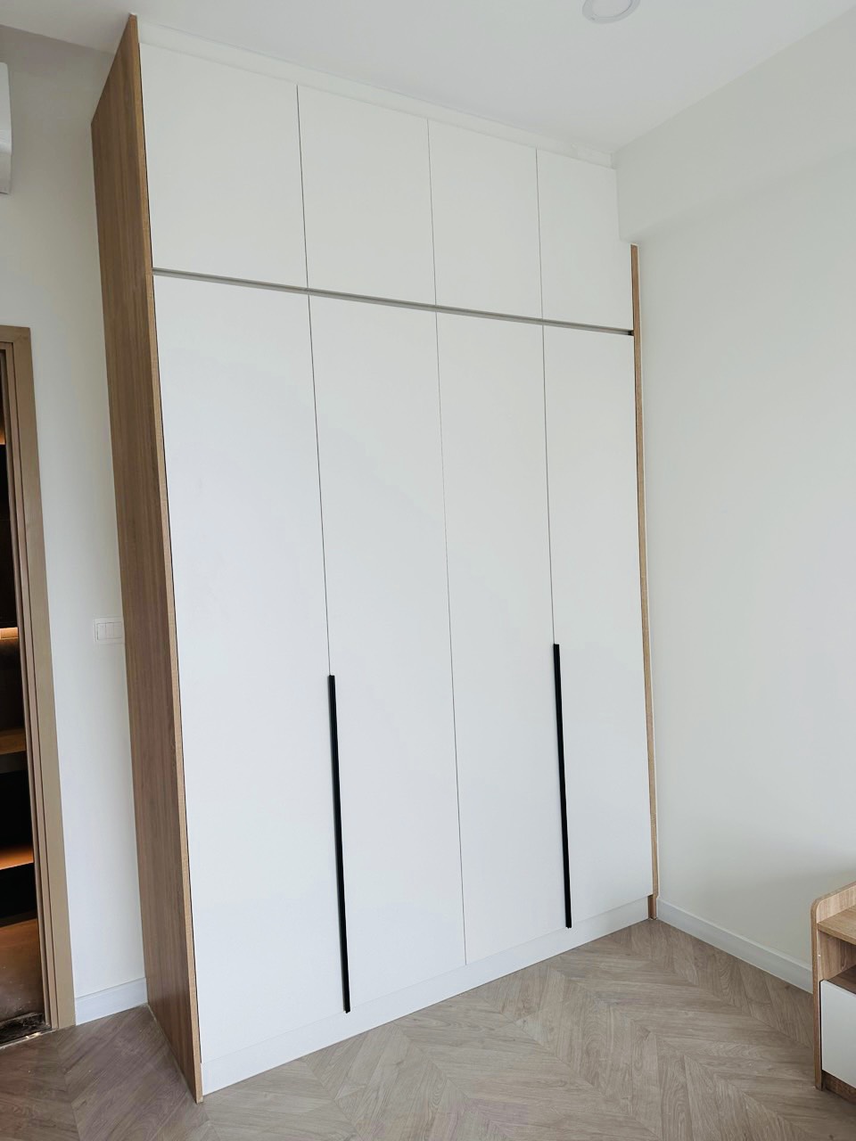 Cho thuê căn hô cao cấp Antonia- Phú Mỹ Hưng. Diện tích: 82m, Nội thất cao cấp, hiện đại. Nhà mới thiết kế chưa ai ở. Giá chỉ 23tr/ tháng. Quý khách xem nhà liên hệ: hotline Ngọc Thư - 4996