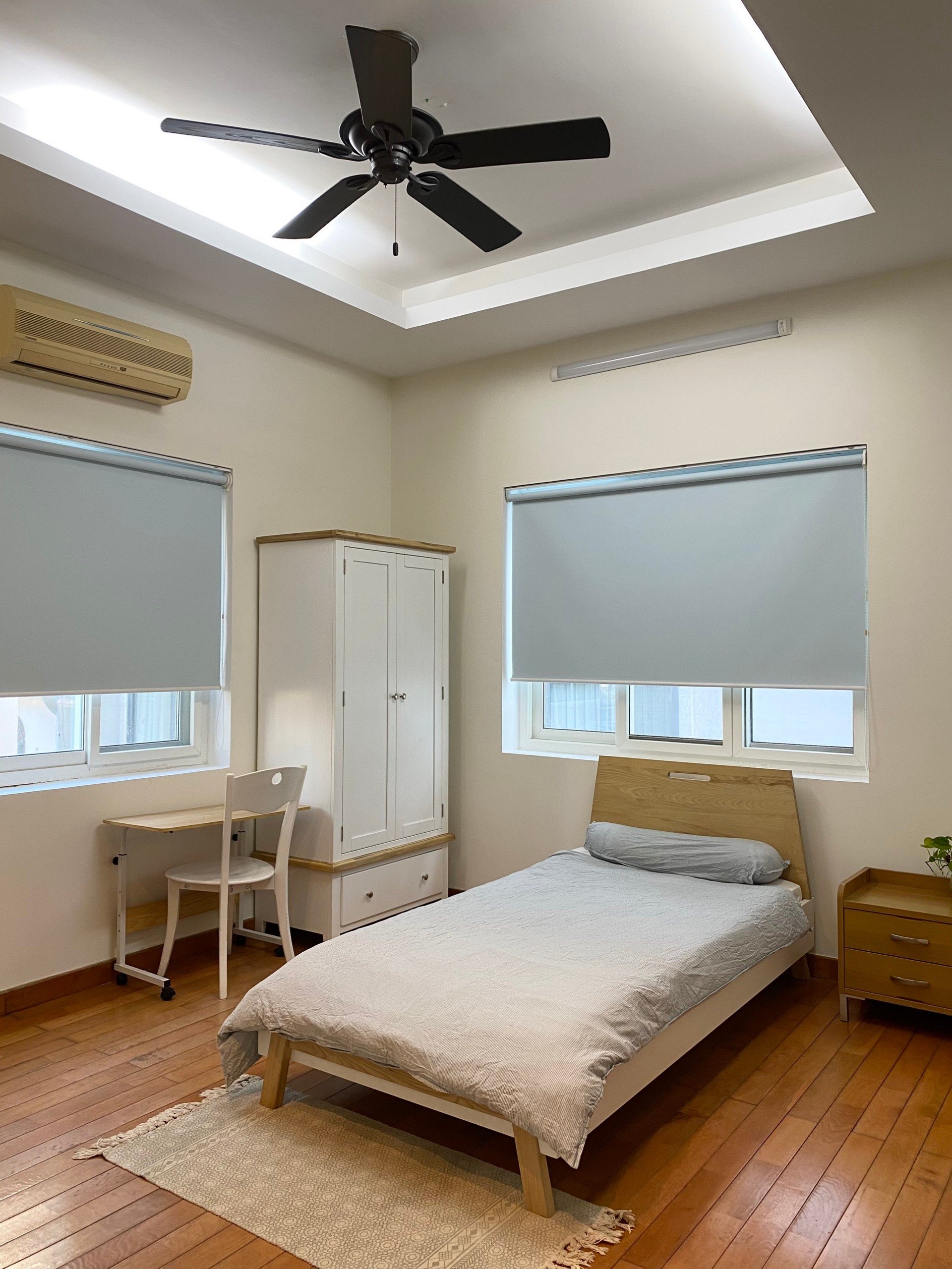 Cho thuê biệt thự cao cấp có hồ bơi khu Nam Long- Phú Mỹ Hưng. Diện tích: 380m, 1 Trệt, 2 lầu, 5 phòng ngủ, 5wc. Hồ bơi, sân vườn rộng. Giá chỉ : 120tr/ tháng. Quý khách xem nhà liên hệ: hotline Ngọc Thư ( zalo, viber) - 5063