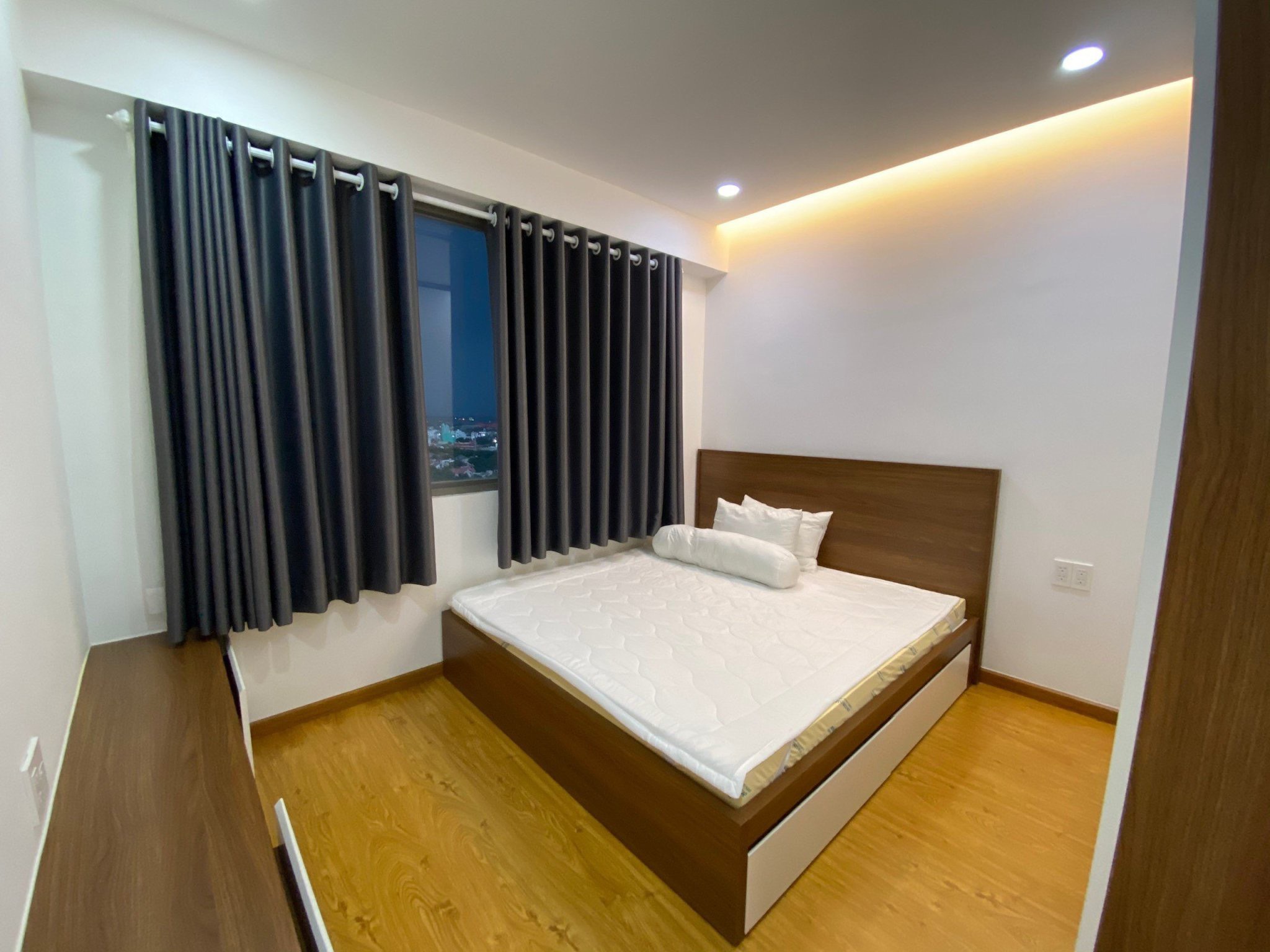 Cho thuê căn hộ Hưng Phúc Residence Phú Mỹ Hưng. Diện tích: 78 m, 2 phòng ngủ, nội thất đầy đủ, lầu cao. Giá chỉ: 17 triệu/ tháng. Quý khách xem nhà liên hệ: hotline Ngọc Thư ( zalo, viber) - 5099