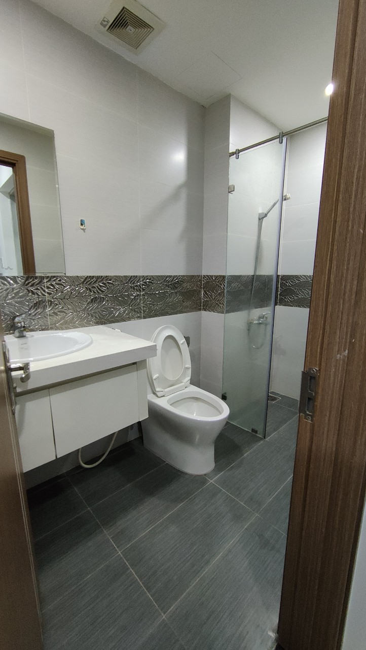 Cho thuê căn hộ Scenic Vallay 2, phú mỹ hưng, quận 7 . Diện tích: 84m, 2 phòng ngủ, 1 kho, 2wc. Nội thất đầy đủ, giá chỉ:  18 triệu/ tháng. Quý khách xem nhà liên hệ: hotline Ngọc Thư - 5112